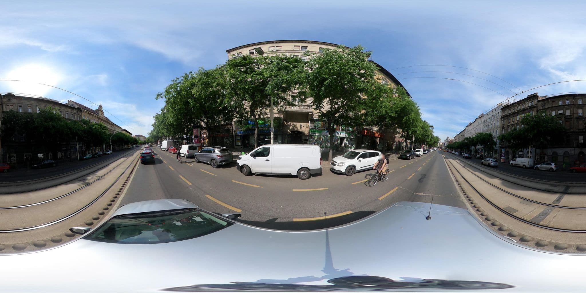 Street view near Gwendolyn Guesthouse, Csarnoknegyed — © vst (CC BY-SA · Mapillary)