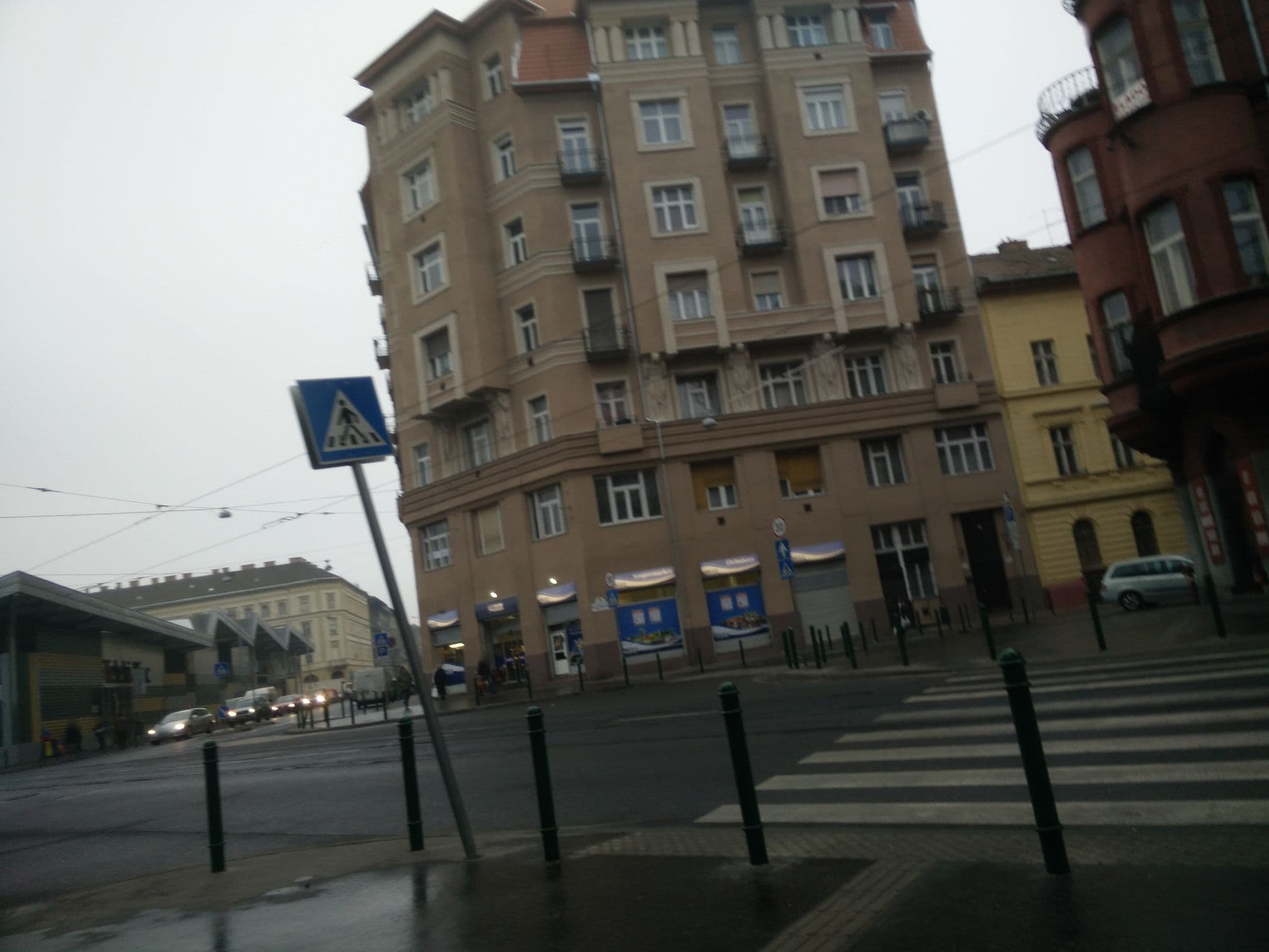 Street view near Minion & Snoopy Apartman, Magdolnanegyed — © kardave (CC BY-SA · Mapillary)