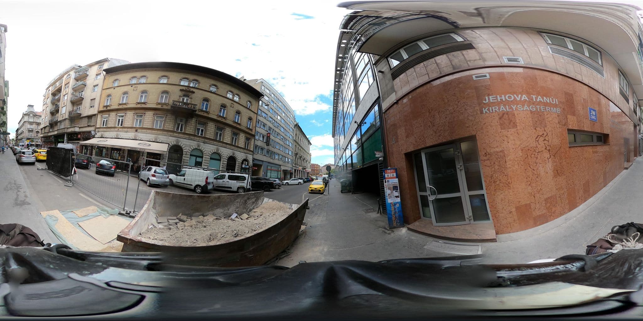 Street view near Vilmos-Lak, Csarnoknegyed — © grozsa11 (CC BY-SA · Mapillary)