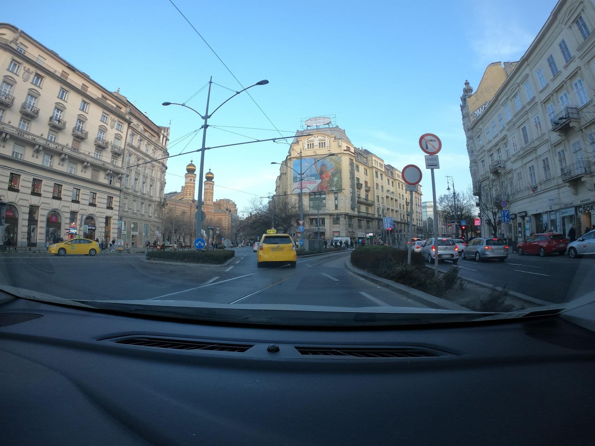 Street view near Amigo Hostel, Budapest, Hungary, Palotanegyed — © vst (CC BY-SA · Mapillary)