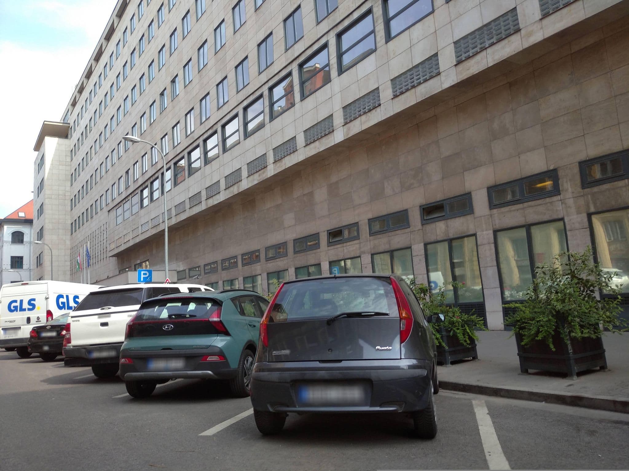 Street view near Unio Hotel, Budapest VI. kerület — © grozsa11 (CC BY-SA · Mapillary)