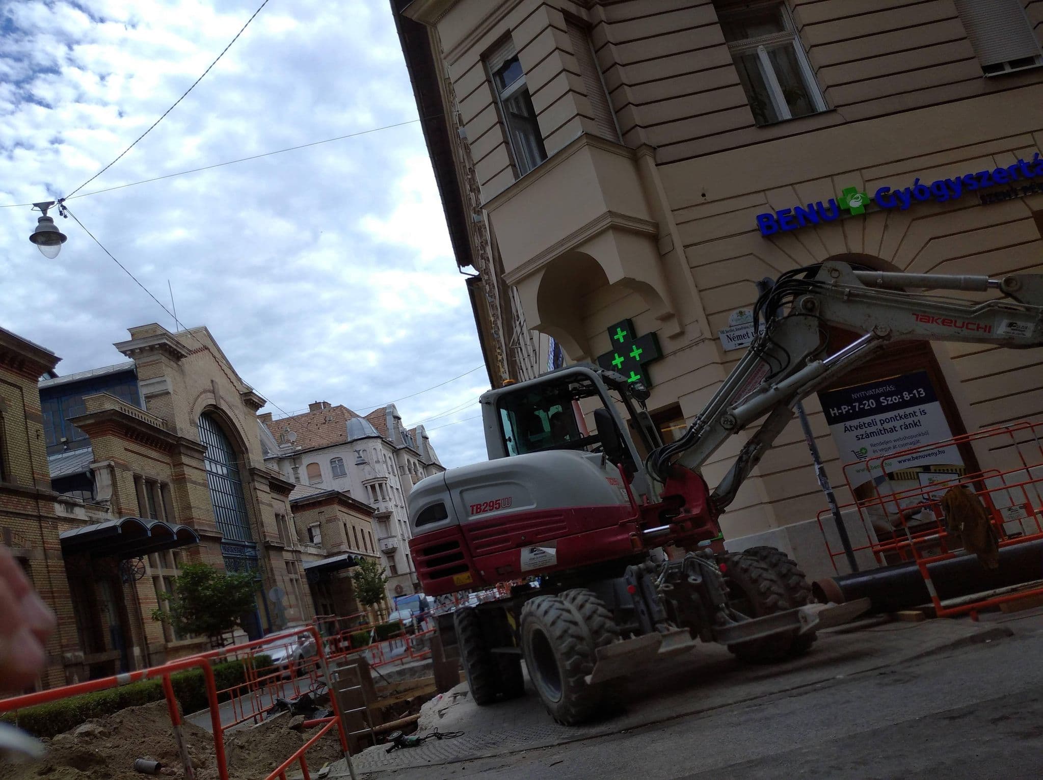 Street view near Artist Residence, Csarnoknegyed — © grozsa11 (CC BY-SA · Mapillary)