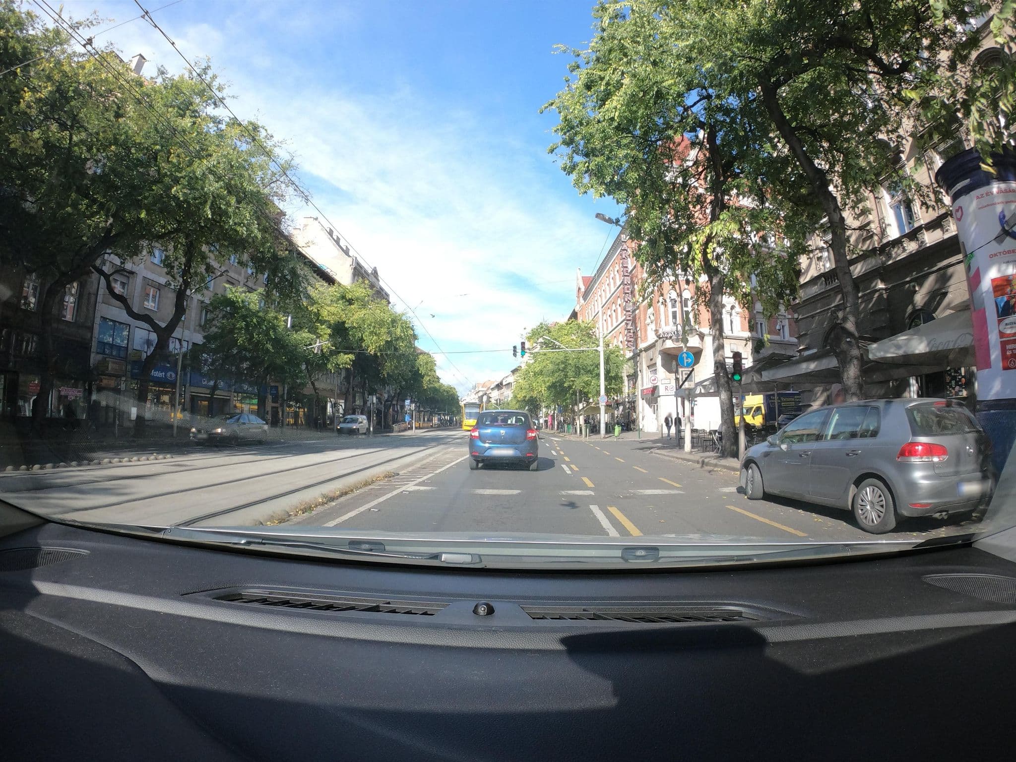 Street view near Elizabeth Boulevard Apartment, Erzsébetváros — © vst (CC BY-SA · Mapillary)