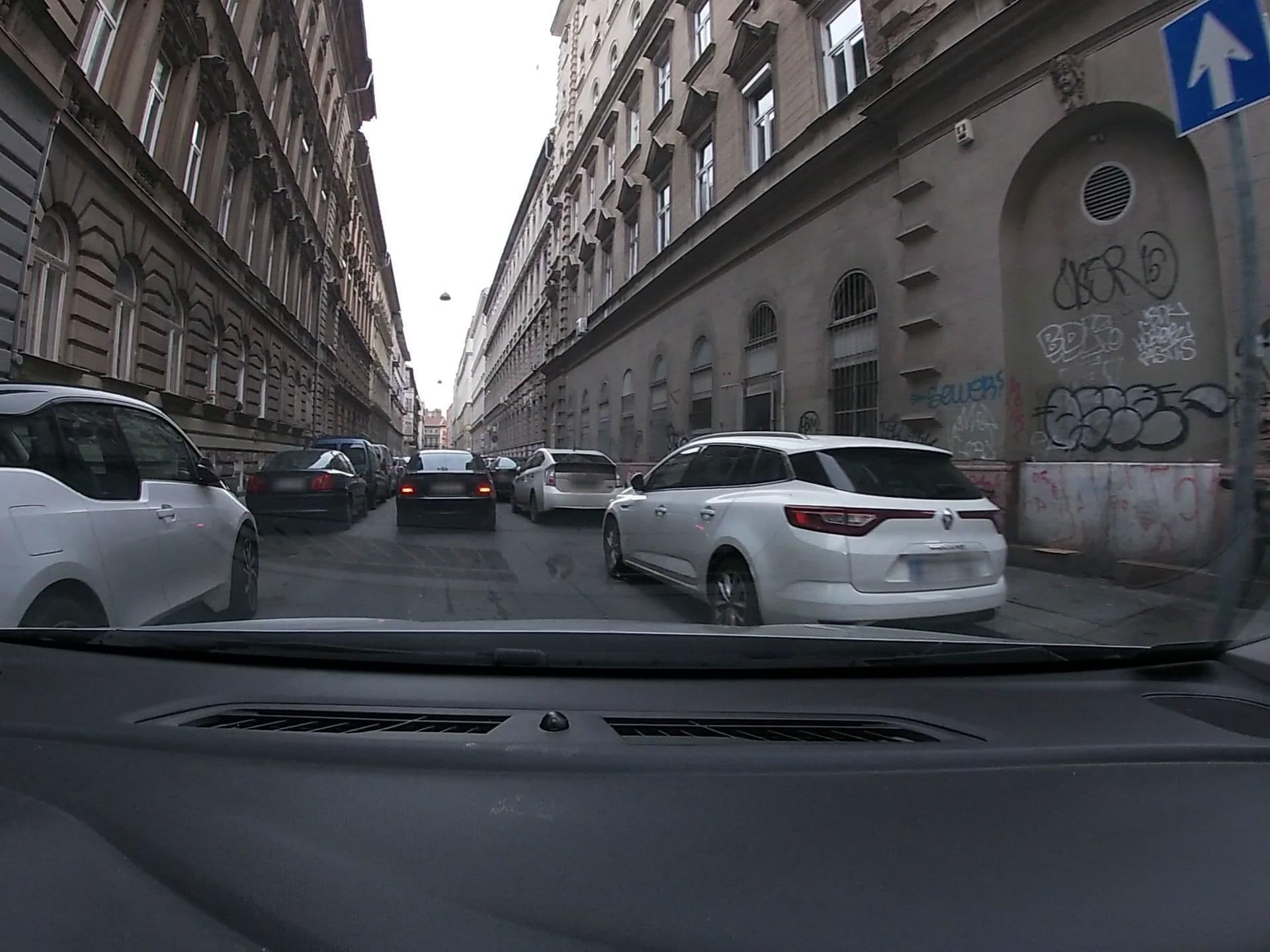 Street view near 10 Beds, Erzsébetváros — © vst (CC BY-SA · Mapillary)