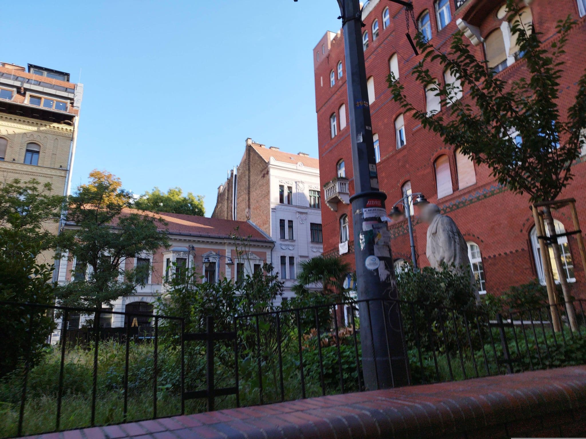 Street view near Jo Itt Pesten (Former JIMI HENDRIX), Budapest VIII. kerület — © grozsa11 (CC BY-SA · Mapillary)