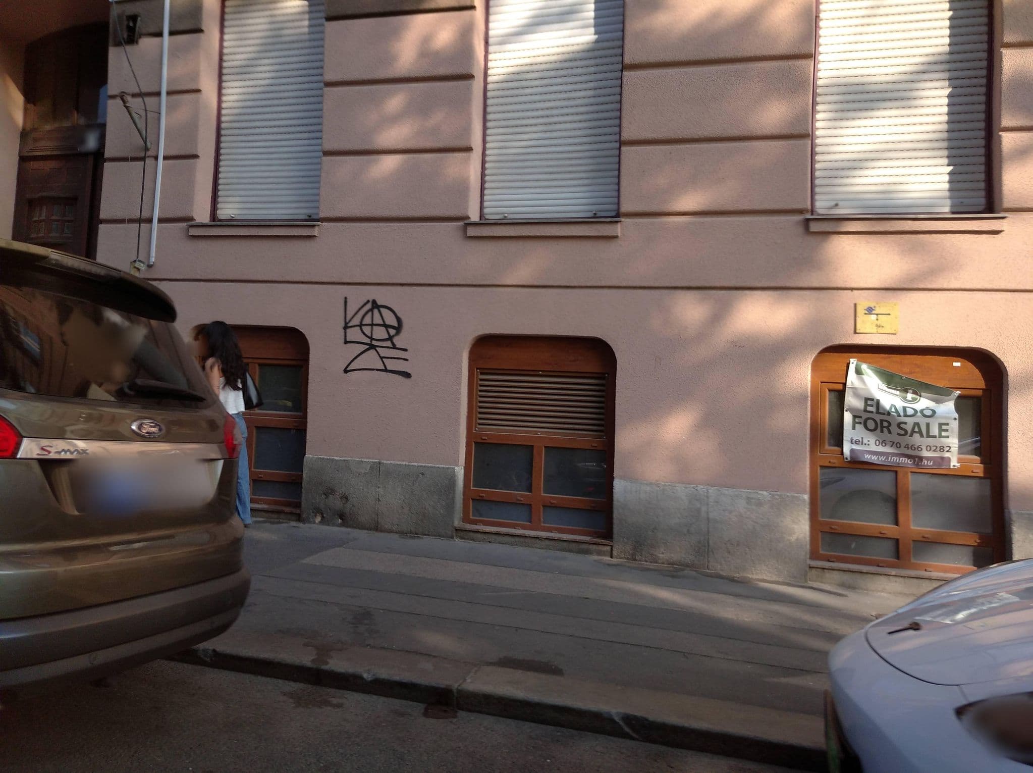 Street view near Stalin Jr's Boudoir, Pest — © grozsa11 (CC BY-SA · Mapillary)