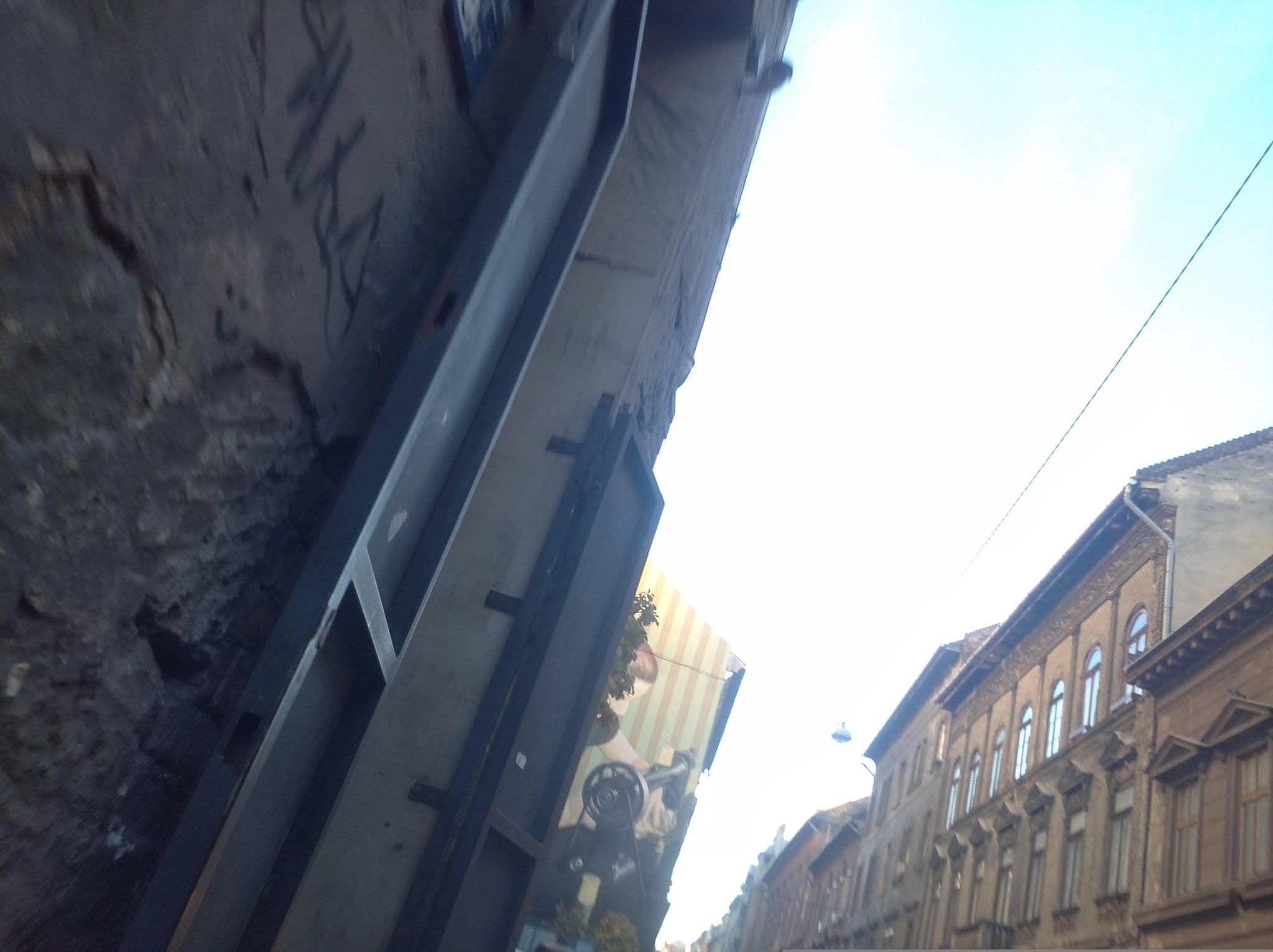 Street view near Acacia Hostel, Budapest VI. kerület — © grozsa11 (CC BY-SA · Mapillary)