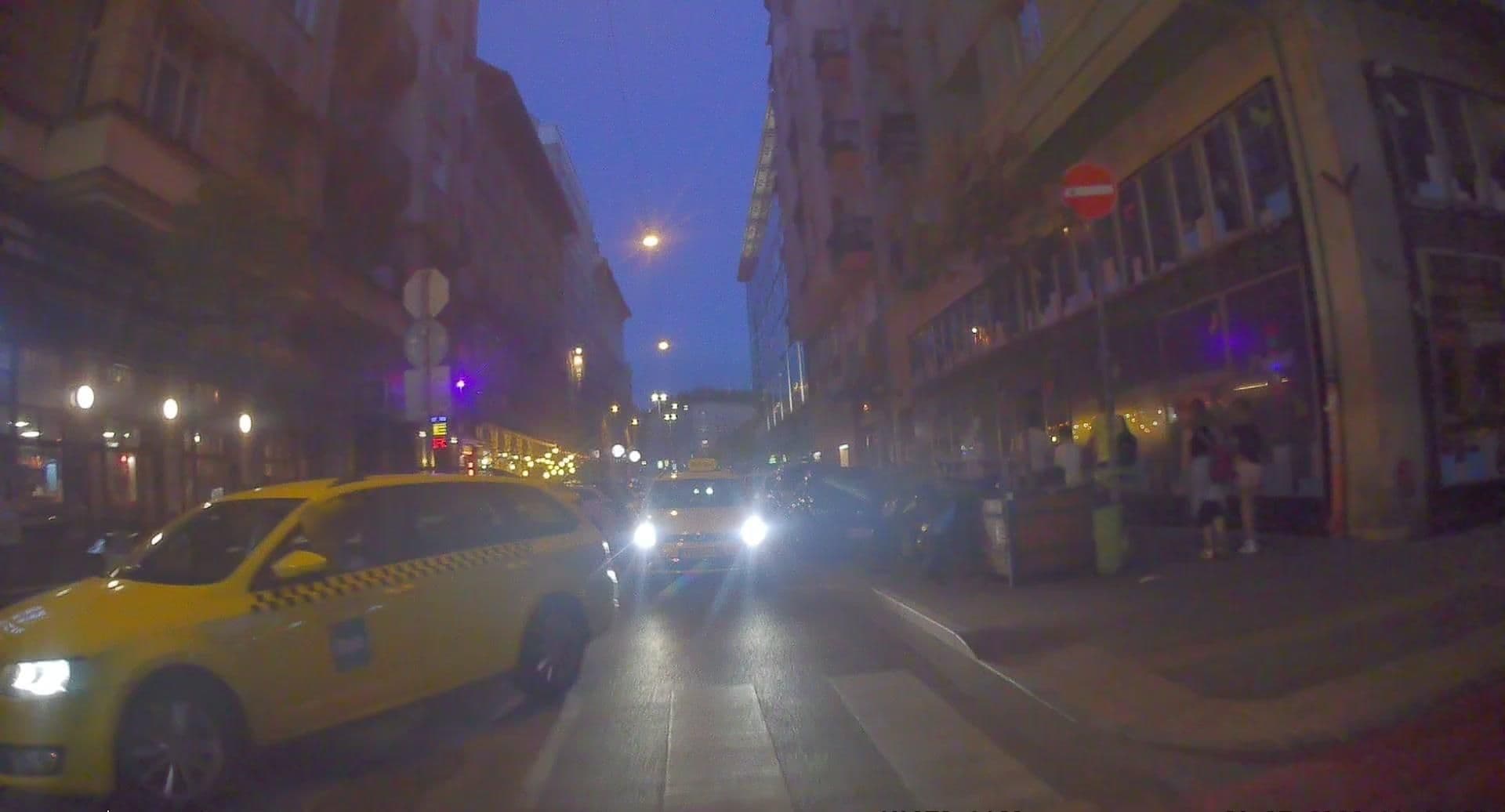 Street view near BlackSheep Hostel & Bar, Csarnoknegyed — © edc22 (CC BY-SA · Mapillary)