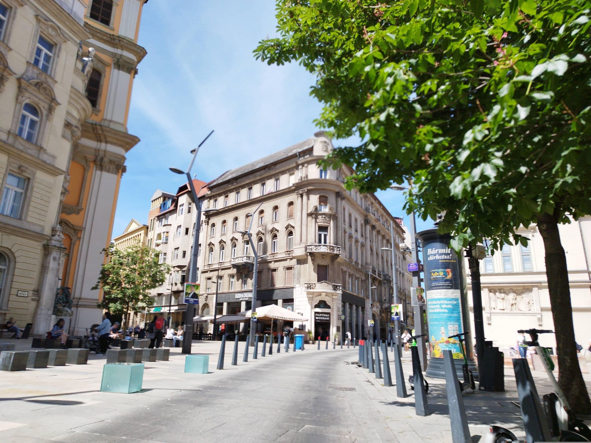 Street view near New Design Apartments / Egyetem tér, Palotanegyed — © grozsa11 (CC BY-SA · Mapillary)