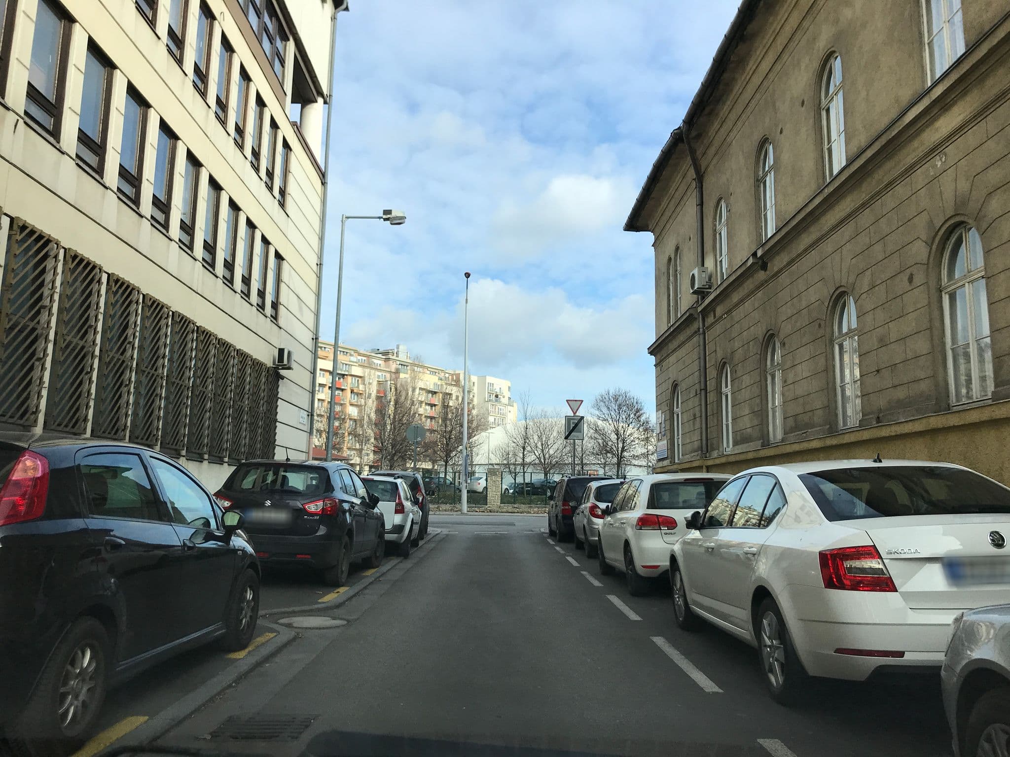 Street view near Spirit Giovanni, Istvánmező — © feed (CC BY-SA · Mapillary)