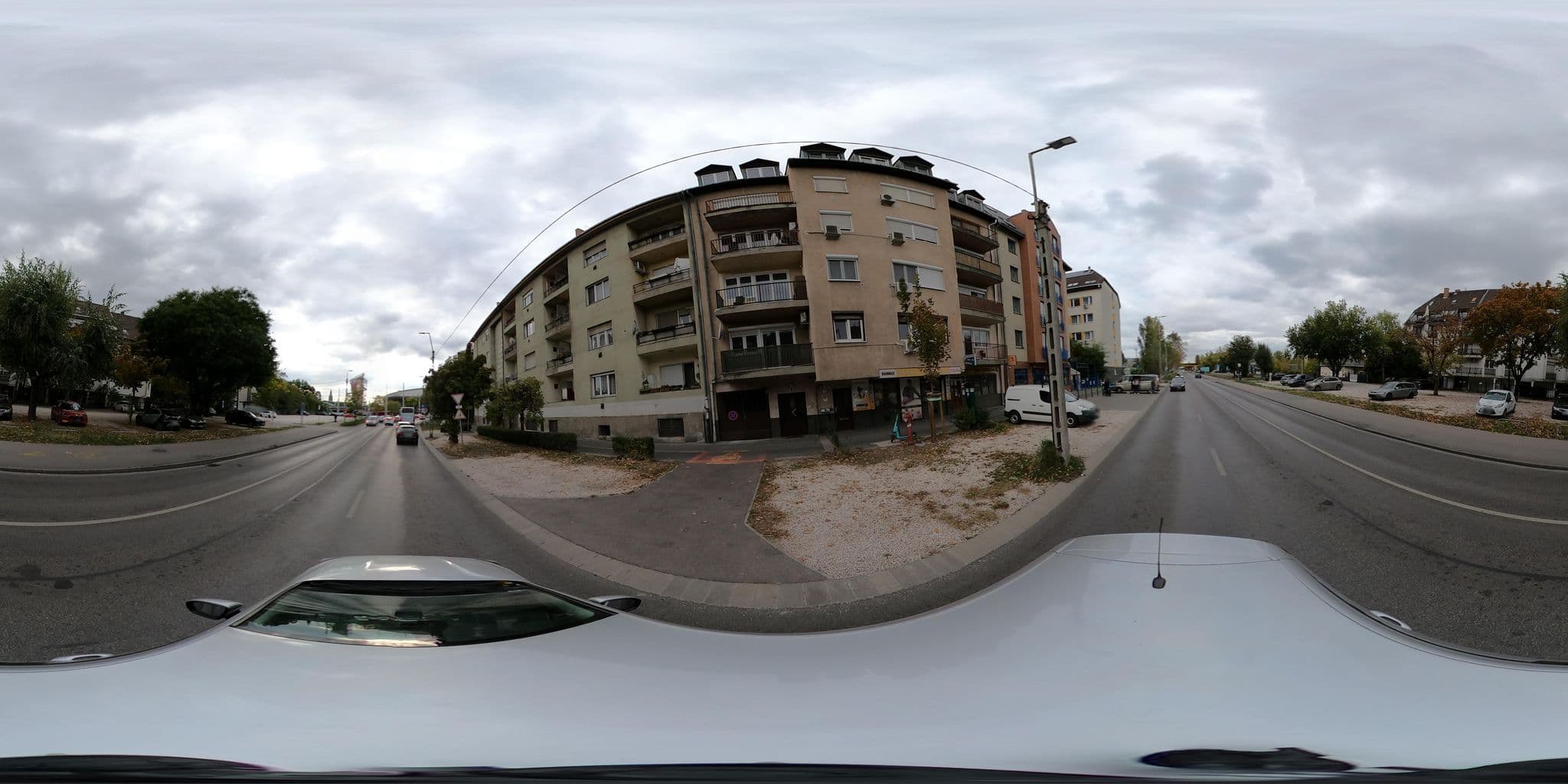 Street view near Veritas Hotel Budapest, Istvánmező — © vst (CC BY-SA · Mapillary)