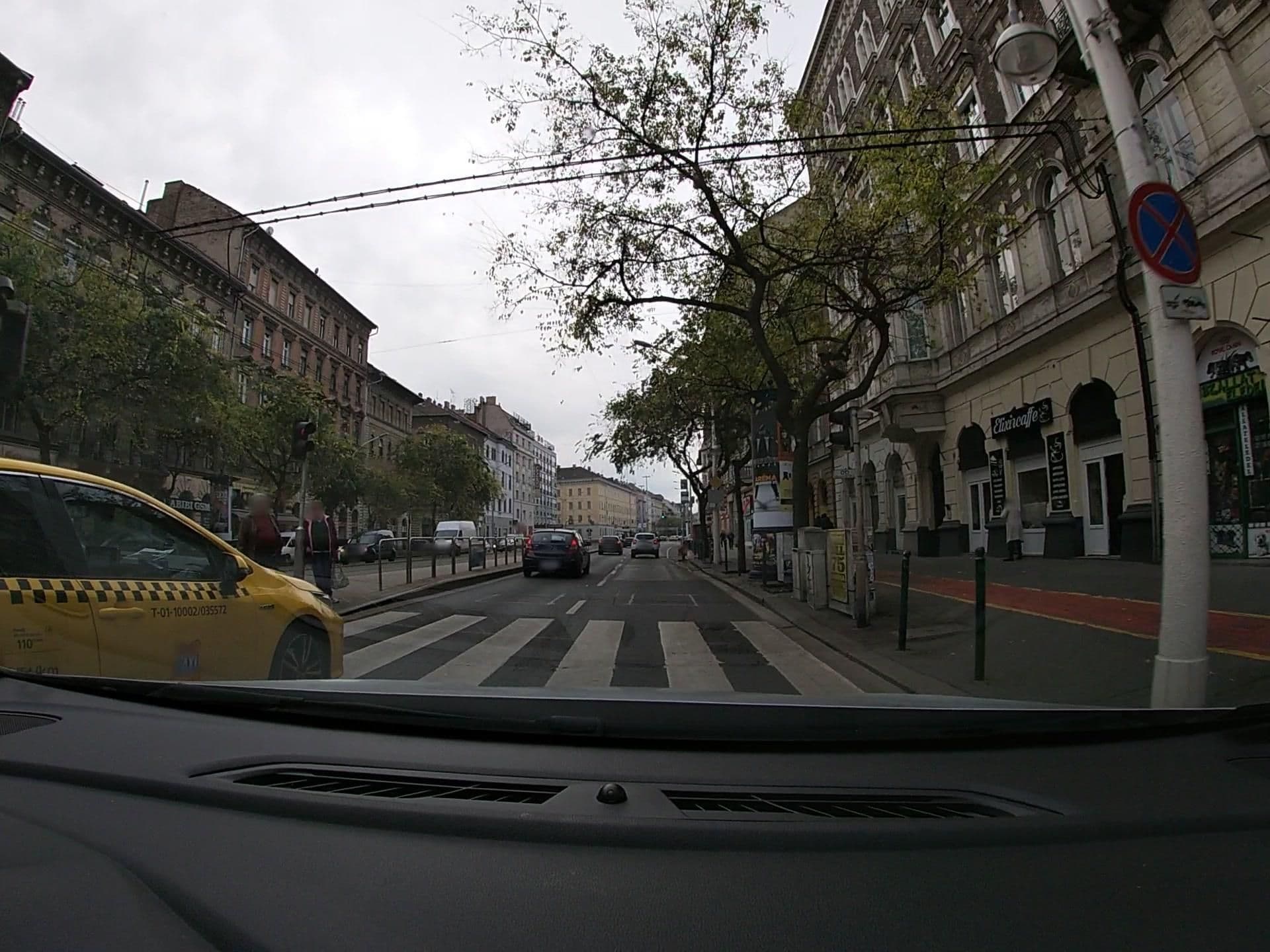 Street view near Grand Boulevard Apartments, Budapest VIII. kerület — © vst (CC BY-SA · Mapillary)