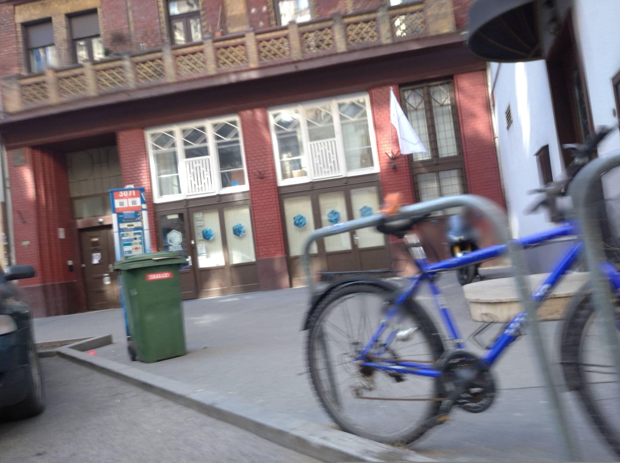 Street view near Honey Hostel, Budapest VI. kerület — © grozsa11 (CC BY-SA · Mapillary)