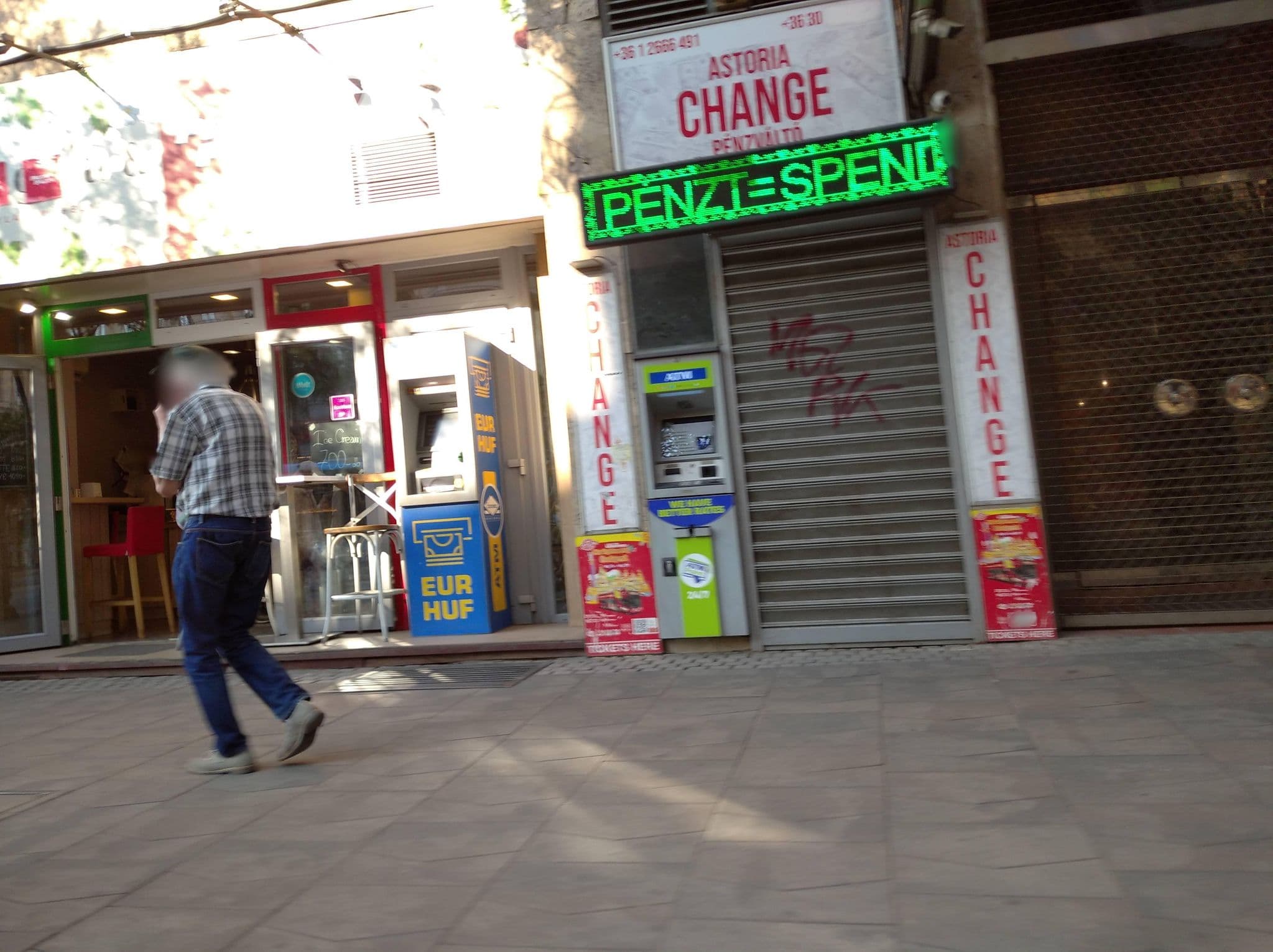Street view near Diamond Apartments, Palotanegyed — © grozsa11 (CC BY-SA · Mapillary)