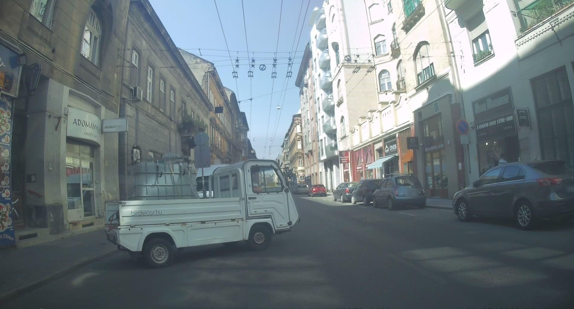 Street view near Budget Apartment by Hi5 - Király 99, Erzsébetváros — © edc22 (CC BY-SA · Mapillary)
