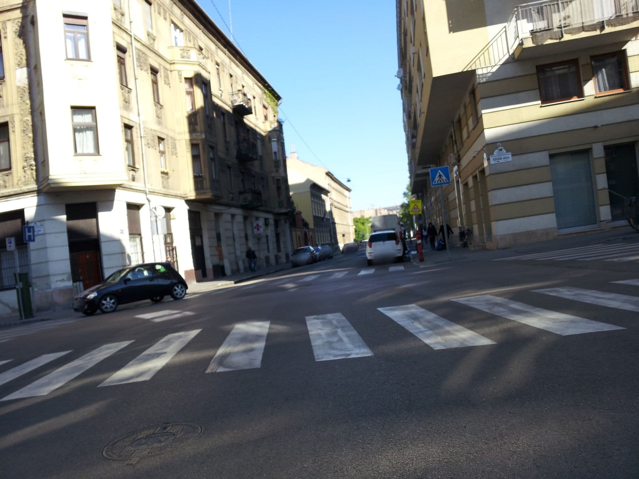 Street view near Anita Apartman, Magdolnanegyed — © kolesajr (CC BY-SA · Mapillary)