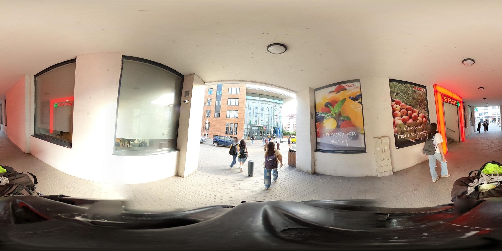 Street view near Dean’s College Hotel, Losoncinegyed — © grozsa11 (CC BY-SA · Mapillary)