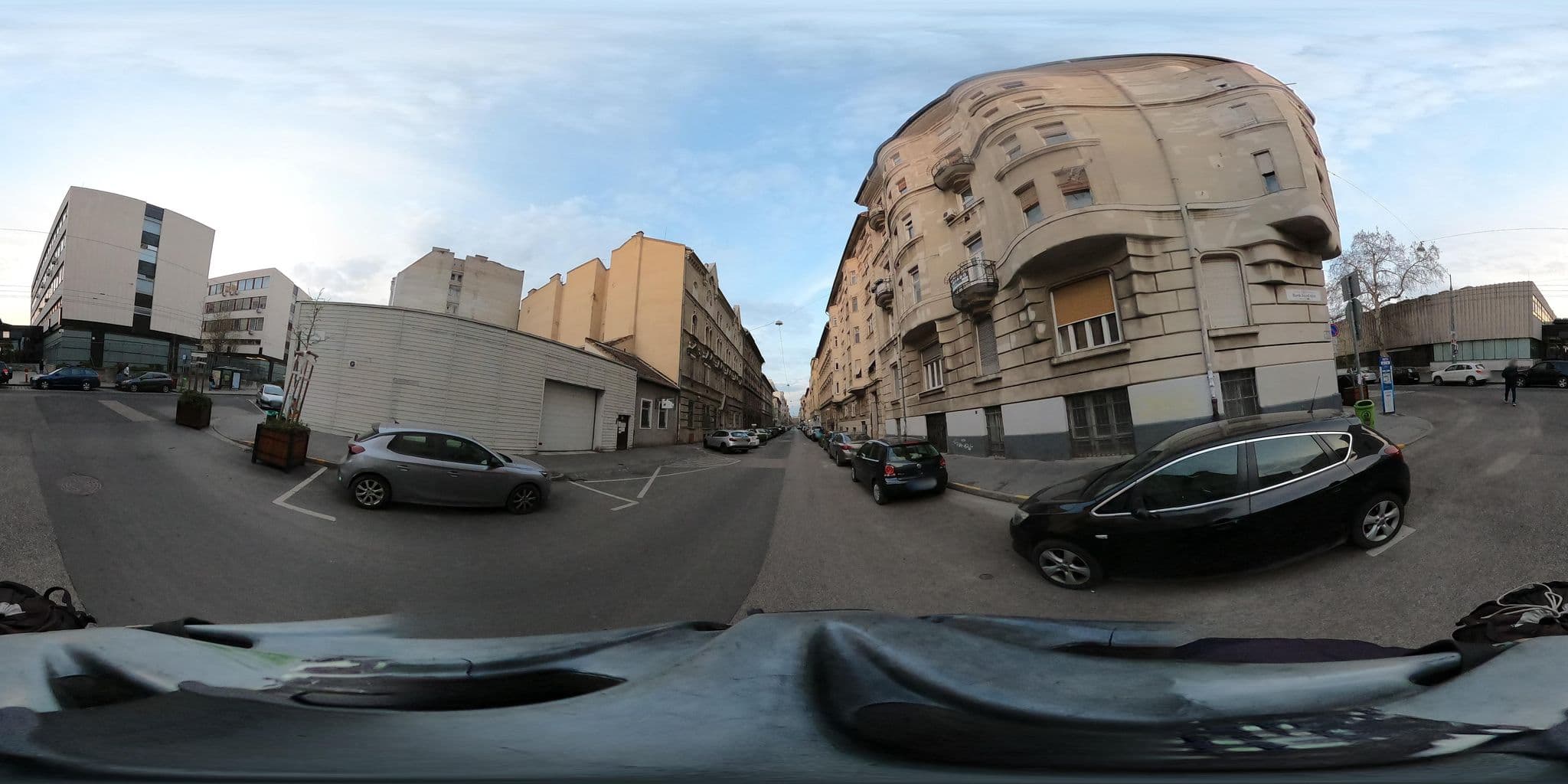 Street view near Dfive Apartments - Marek, Erzsébetváros — © grozsa11 (CC BY-SA · Mapillary)