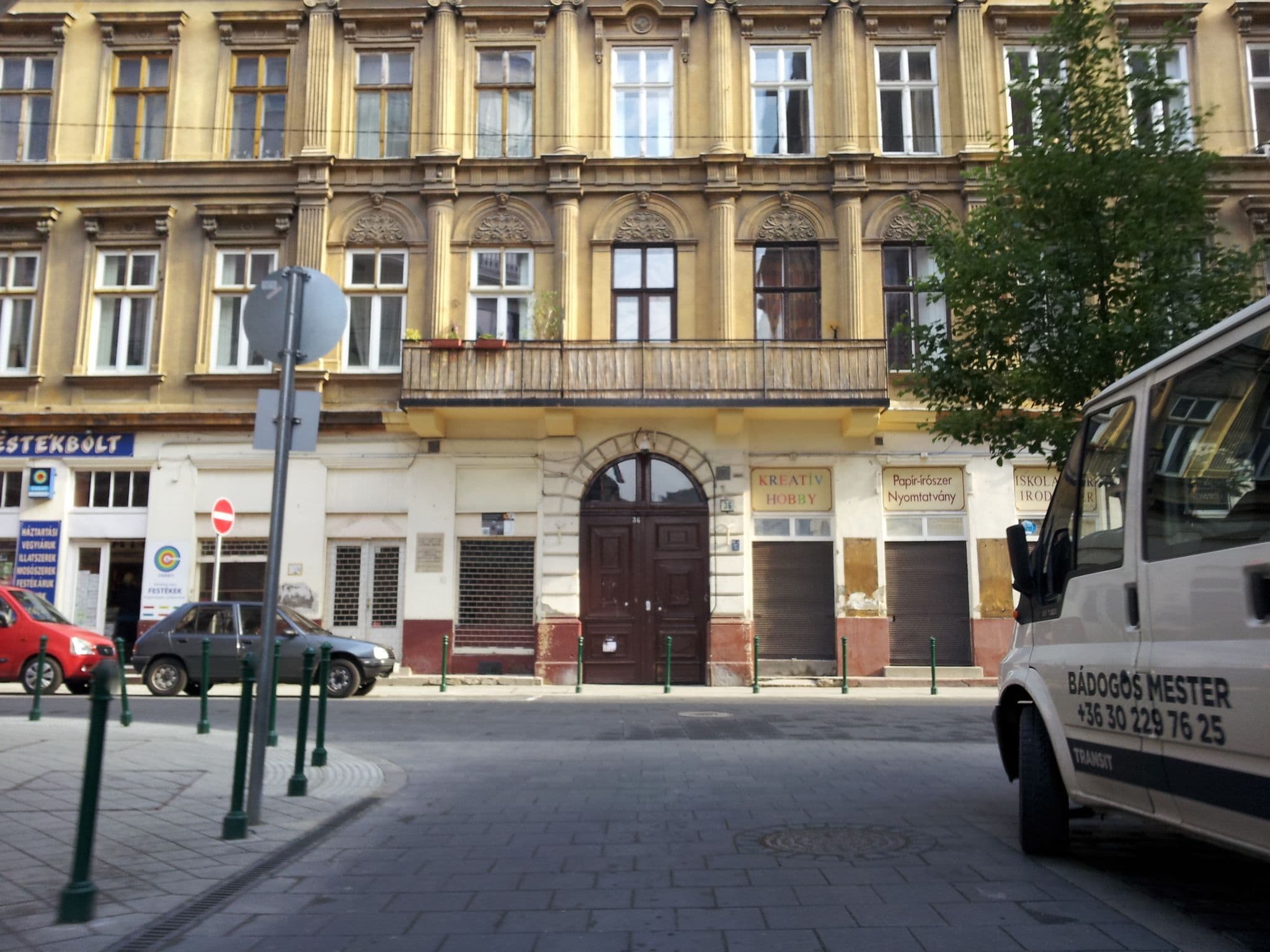 Street view near Peace Place, Palotanegyed — © kolesajr (CC BY-SA · Mapillary)