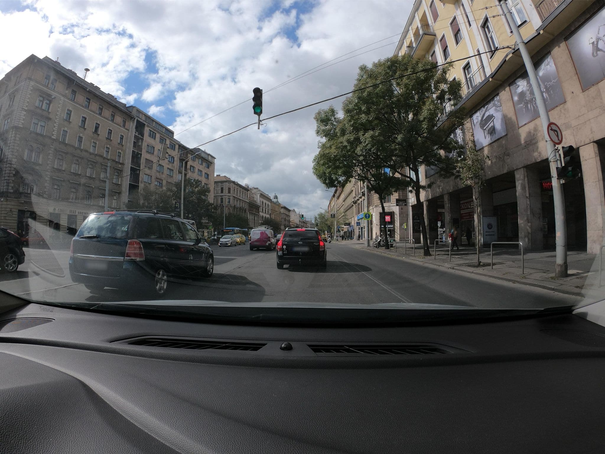 Street view near Rákóczi 2 Bedroom Stylish Apartment, Palotanegyed — © vst (CC BY-SA · Mapillary)