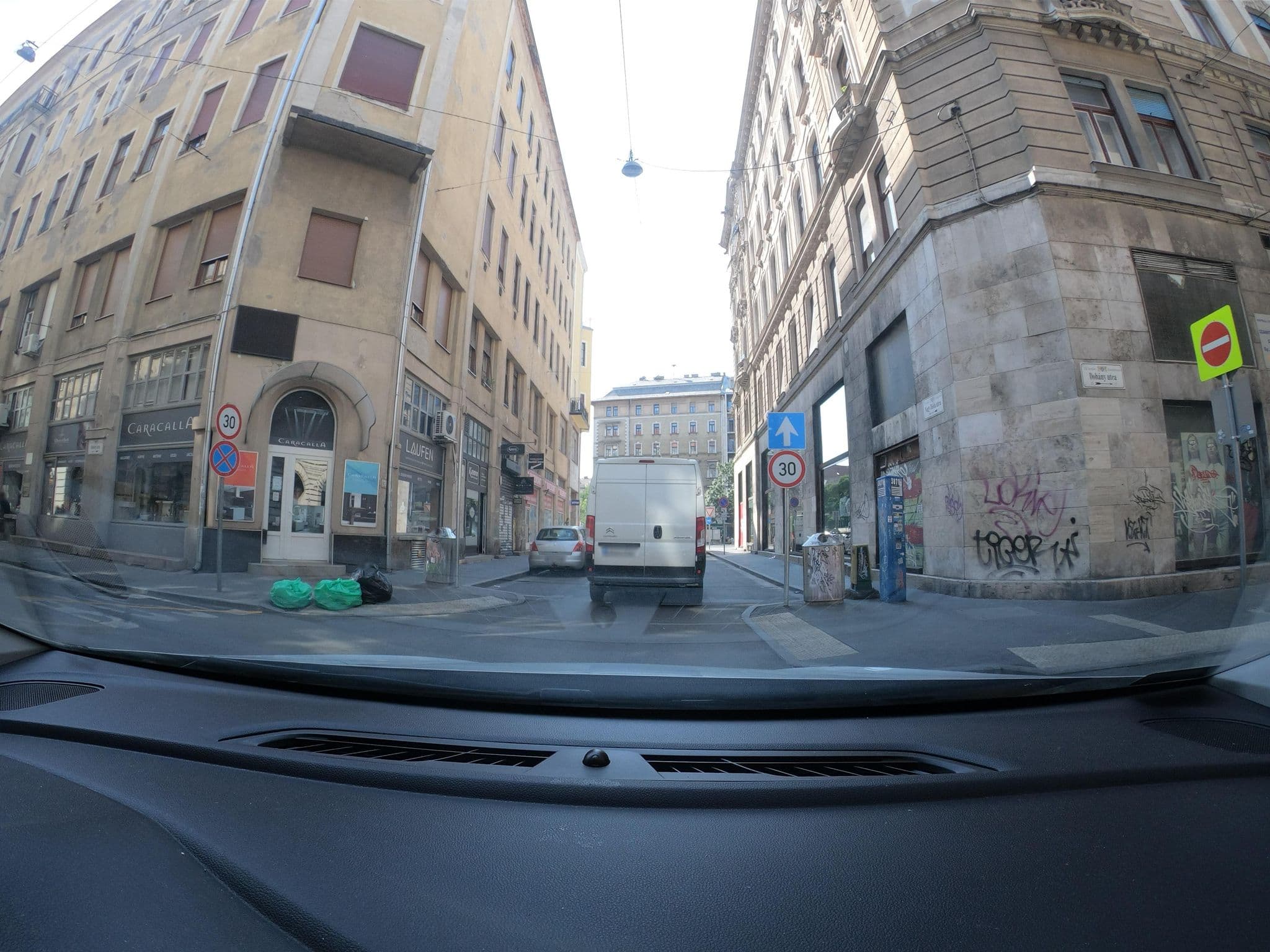 Street view near Central Griffin Apartments, Palotanegyed — © vst (CC BY-SA · Mapillary)