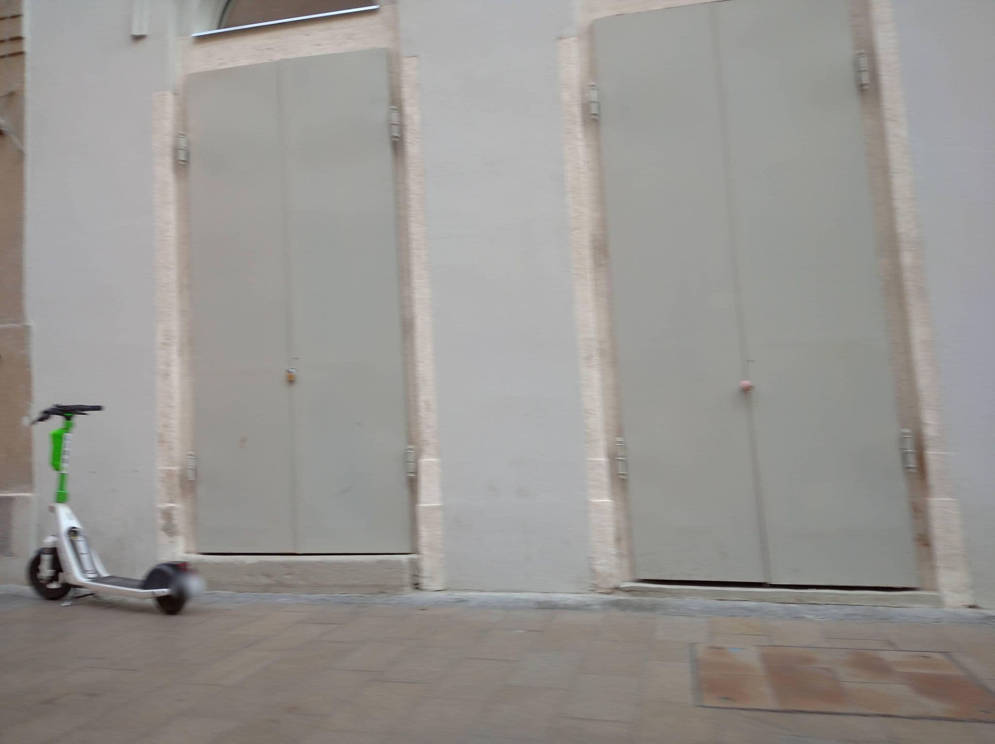Street view near The Magazine Rooms, Budapest VI. kerület — © grozsa11 (CC BY-SA · Mapillary)