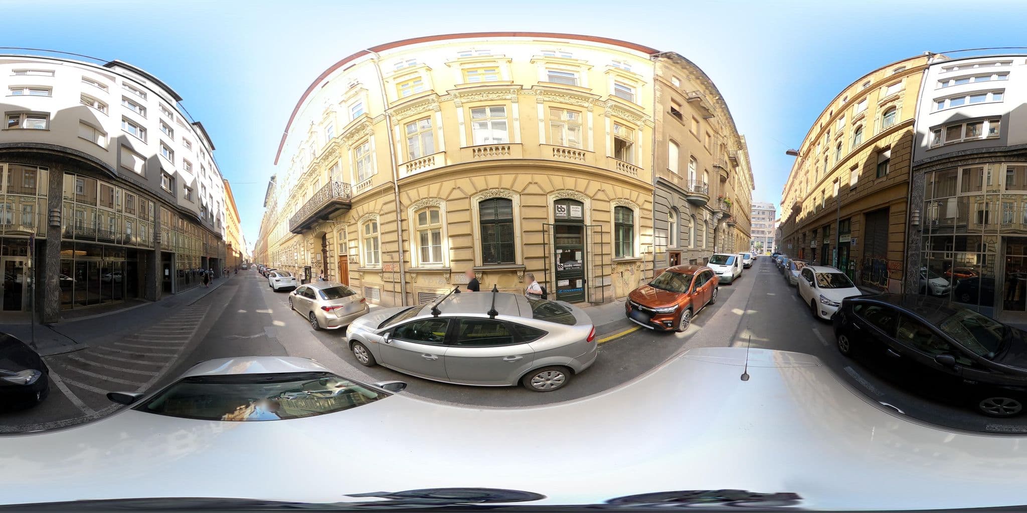 Street view near Astorialux Apartments Budapest, Palotanegyed — © vst (CC BY-SA · Mapillary)