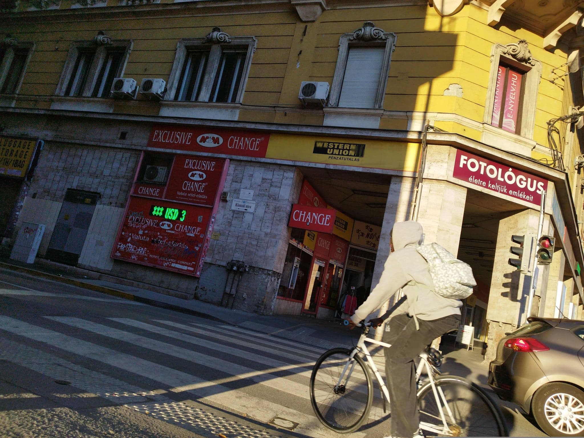 Street view near Akácfa Apartment, Csarnoknegyed — © grozsa11 (CC BY-SA · Mapillary)