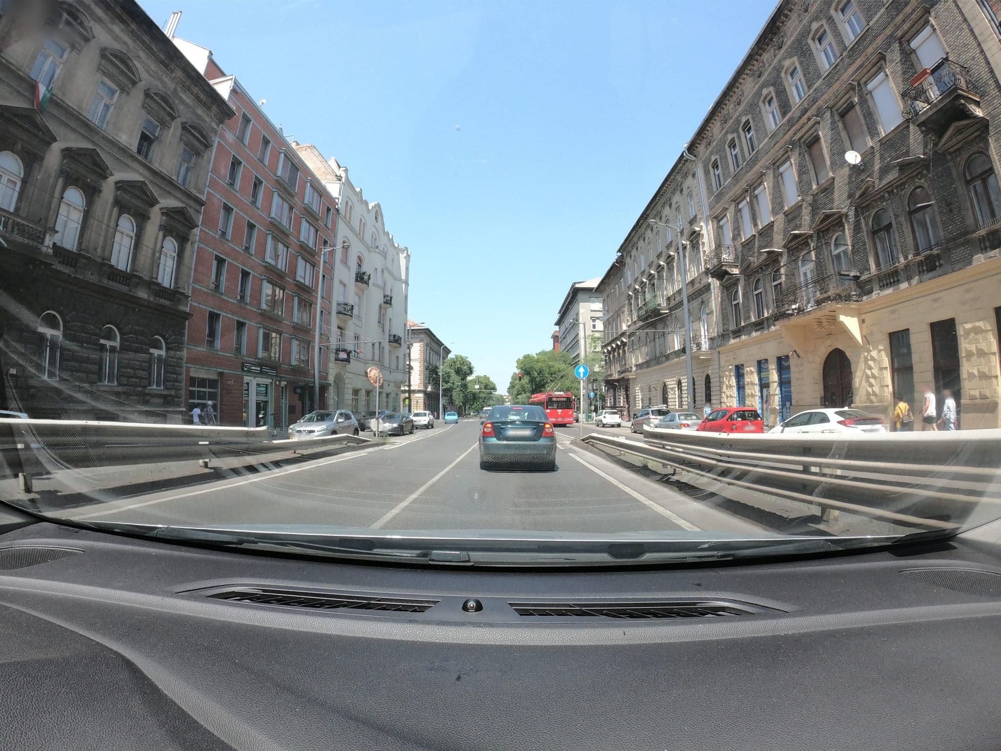 Street view near Rottenbillerhouse no. 8, Pest — © vst (CC BY-SA · Mapillary)