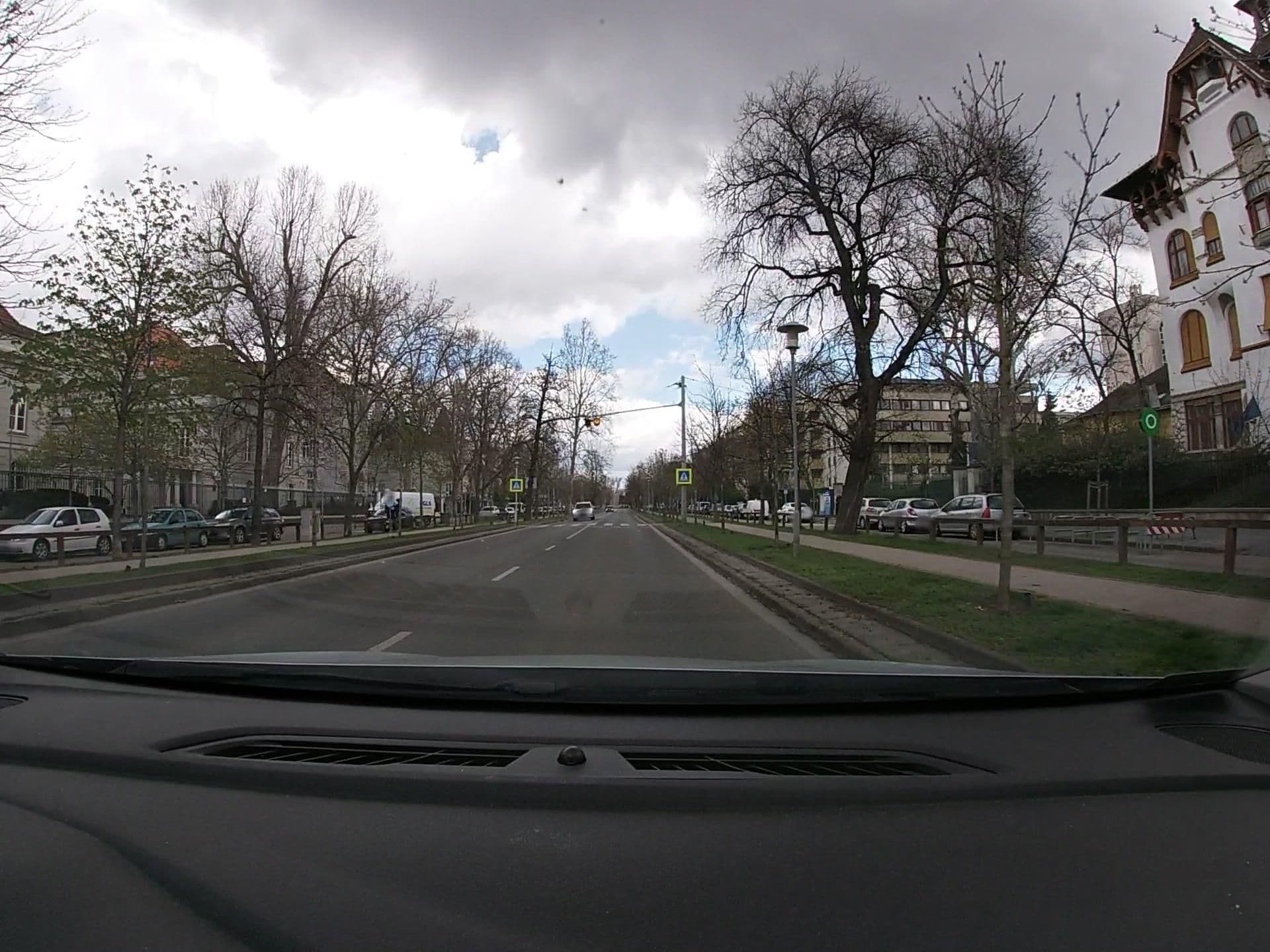 Street view near Loftvilla, Erzsébetváros — © vst (CC BY-SA · Mapillary)