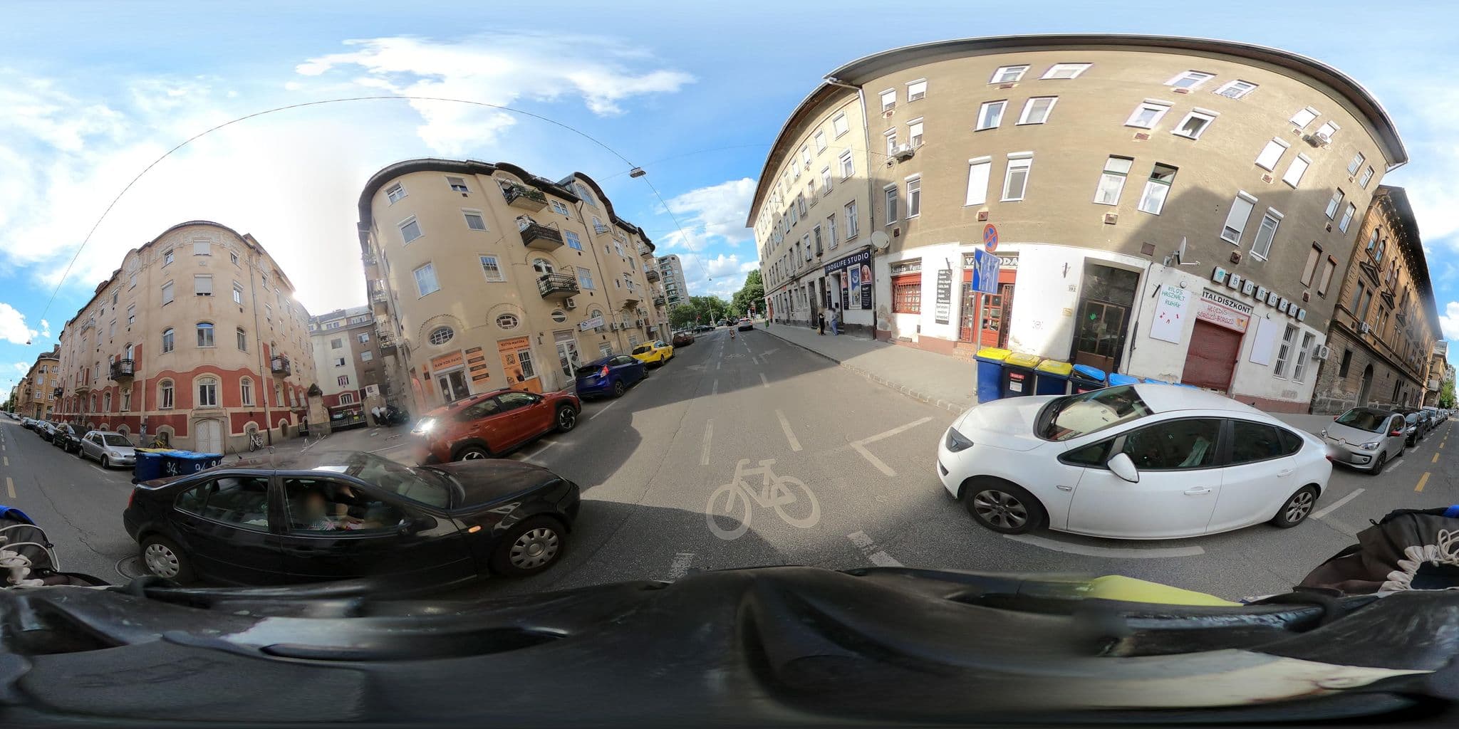 Street view near Small Home Budapest Dráva, Újlipótváros — © grozsa11 (CC BY-SA · Mapillary)
