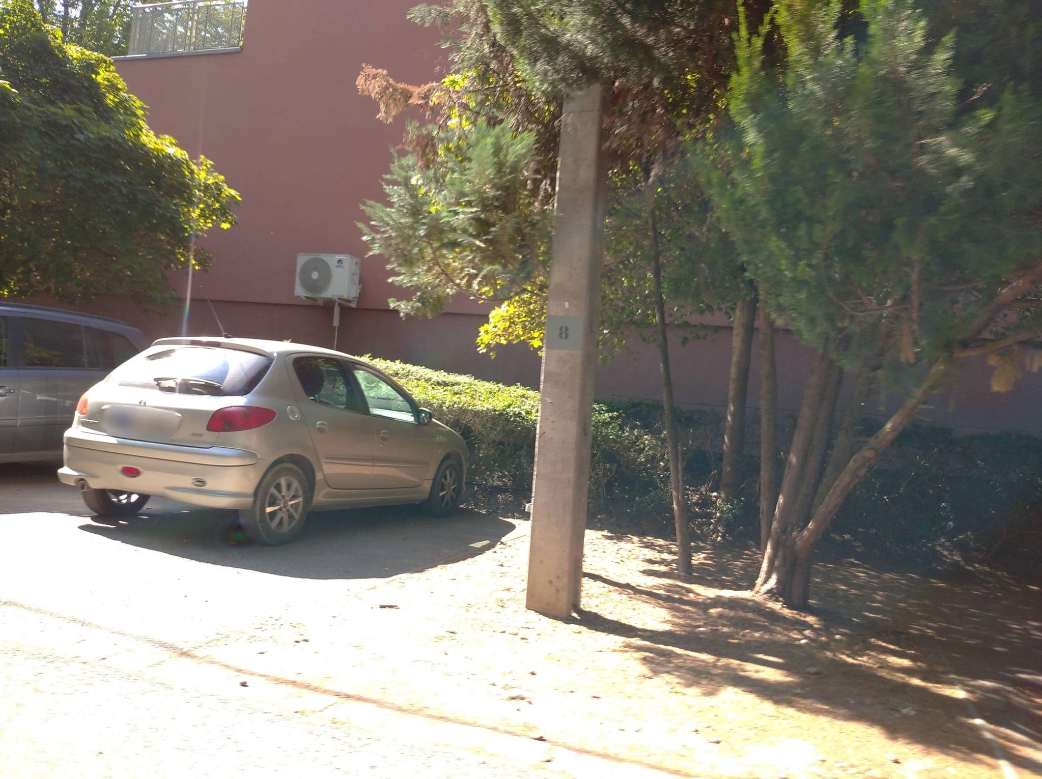 Street view near Holiday Beach Budapest, Csillaghegy — © grozsa11 (CC BY-SA · Mapillary)