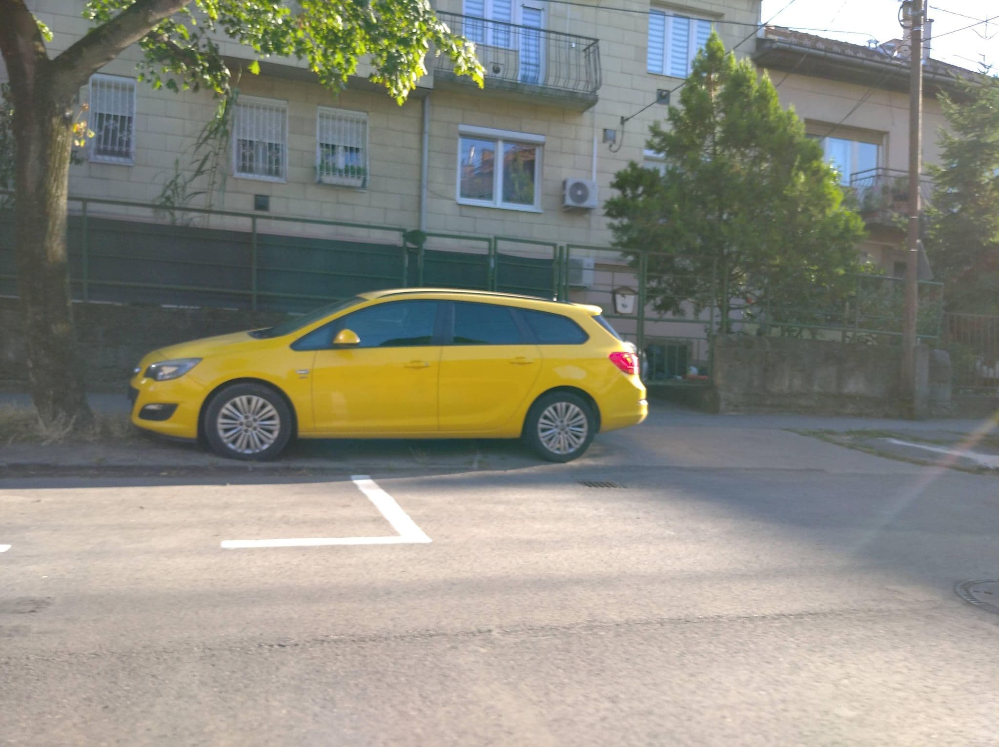 Street view near Budapest Hideout in Style with free parking - Luxury Apartment, Alsórákos — © grozsa11 (CC BY-SA · Mapillary)