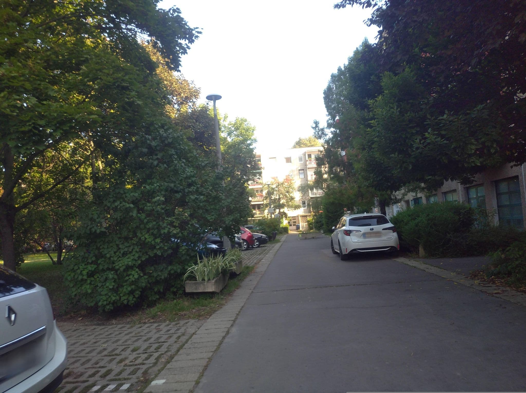 Street view near Verdi Apartment, Rómaifürdő — © grozsa11 (CC BY-SA · Mapillary)