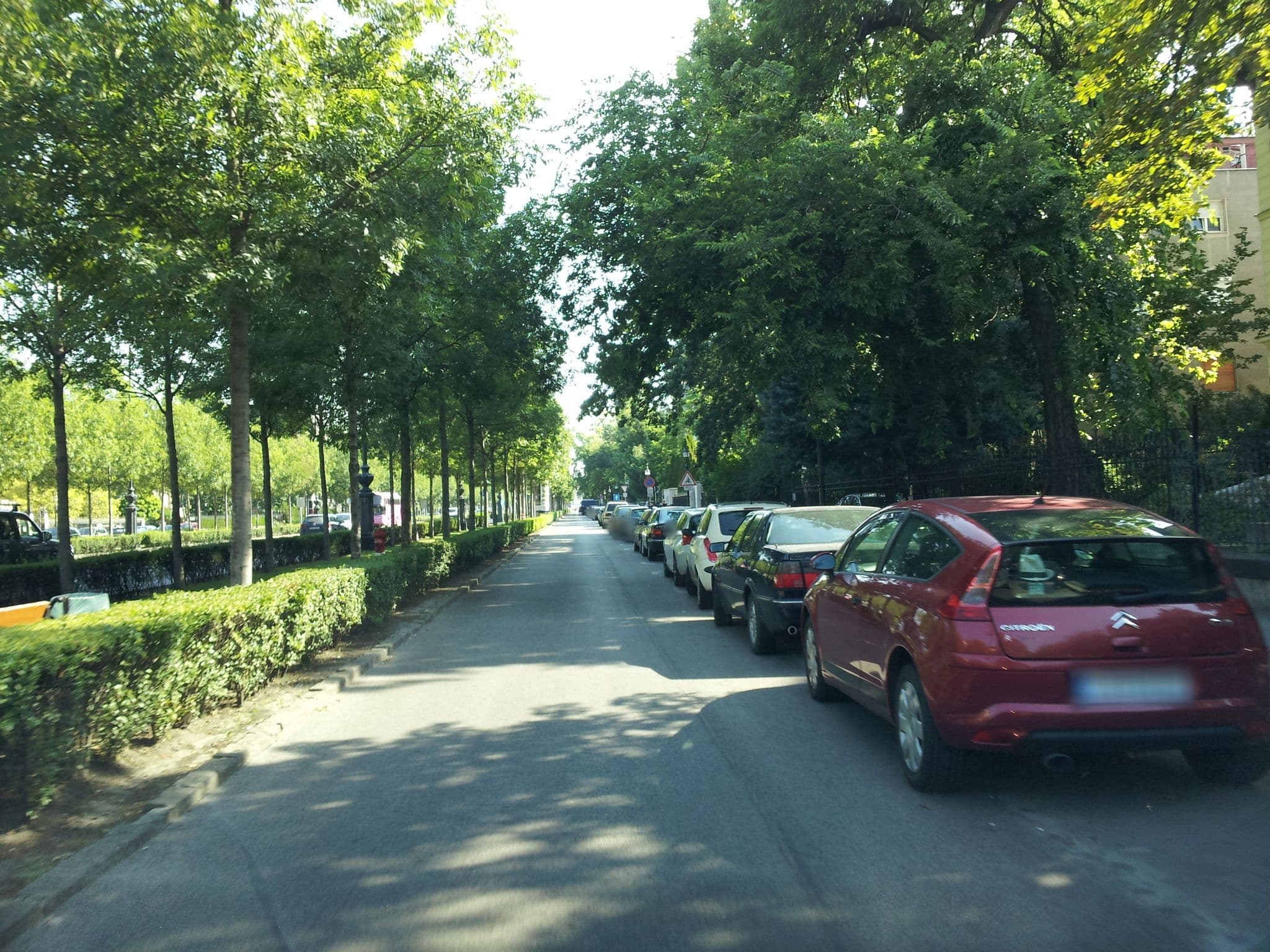 Street view near Fabulosa Oferta en un c ntrico hotel, Budapest VI. kerület — © kolesajr (CC BY-SA · Mapillary)