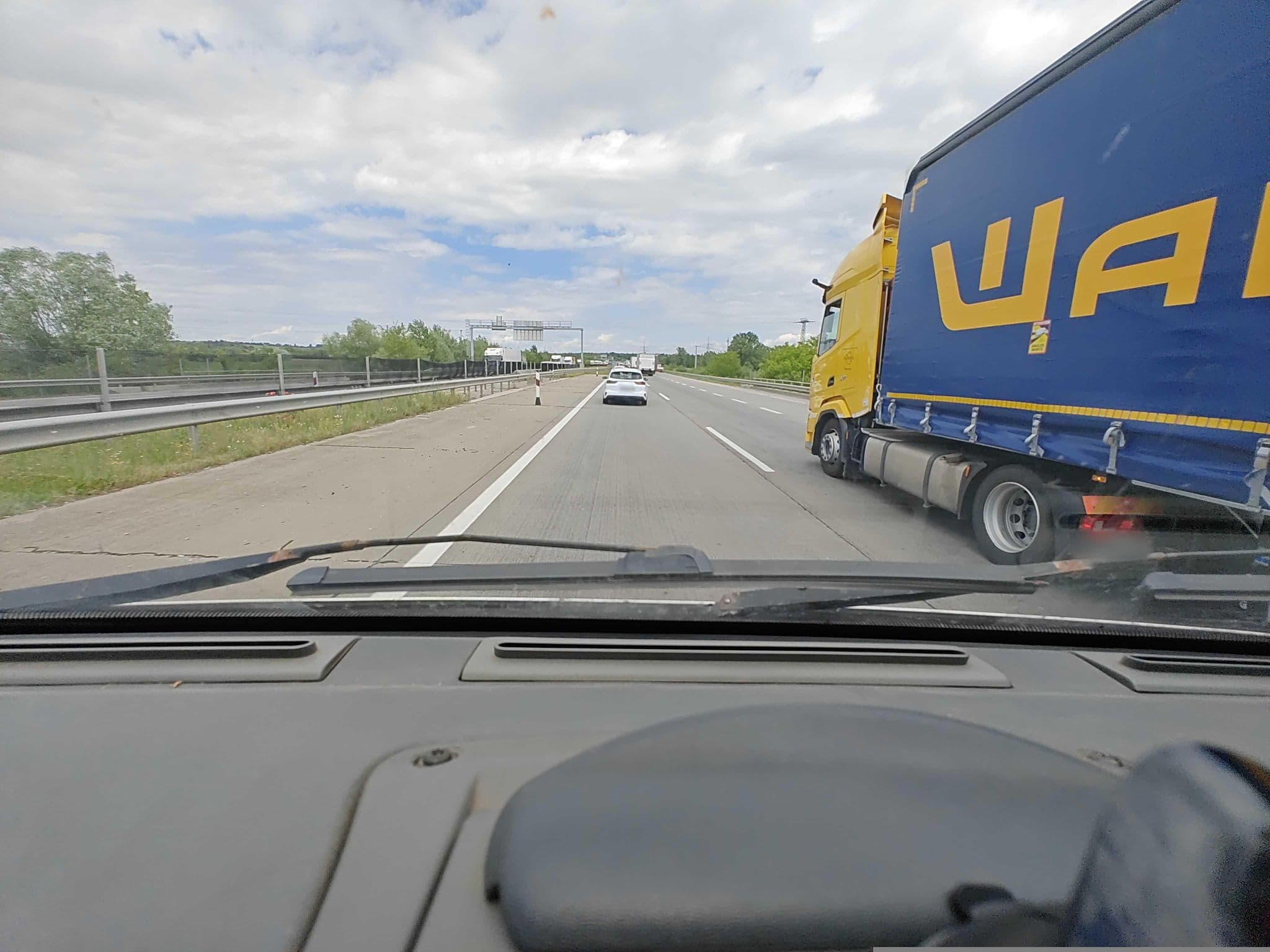 Street view near divinus, Ecser — © Winner_hun (CC BY-SA · Mapillary)