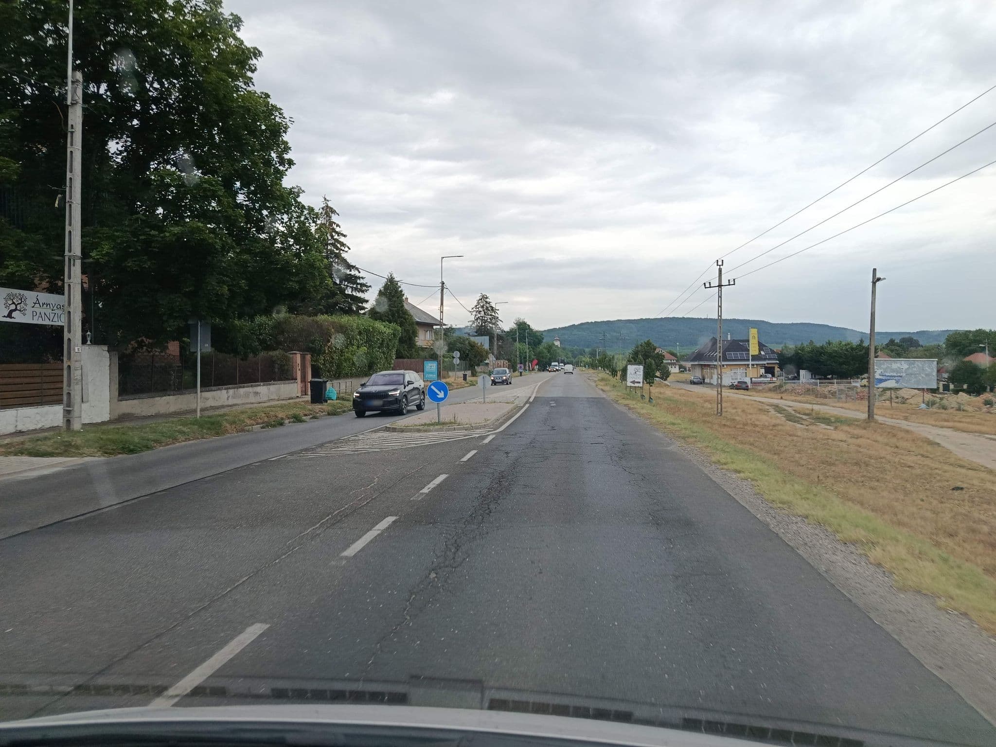 Street view near Hotel Sunshine, Gödöllő — © mkpest2 (CC BY-SA · Mapillary)