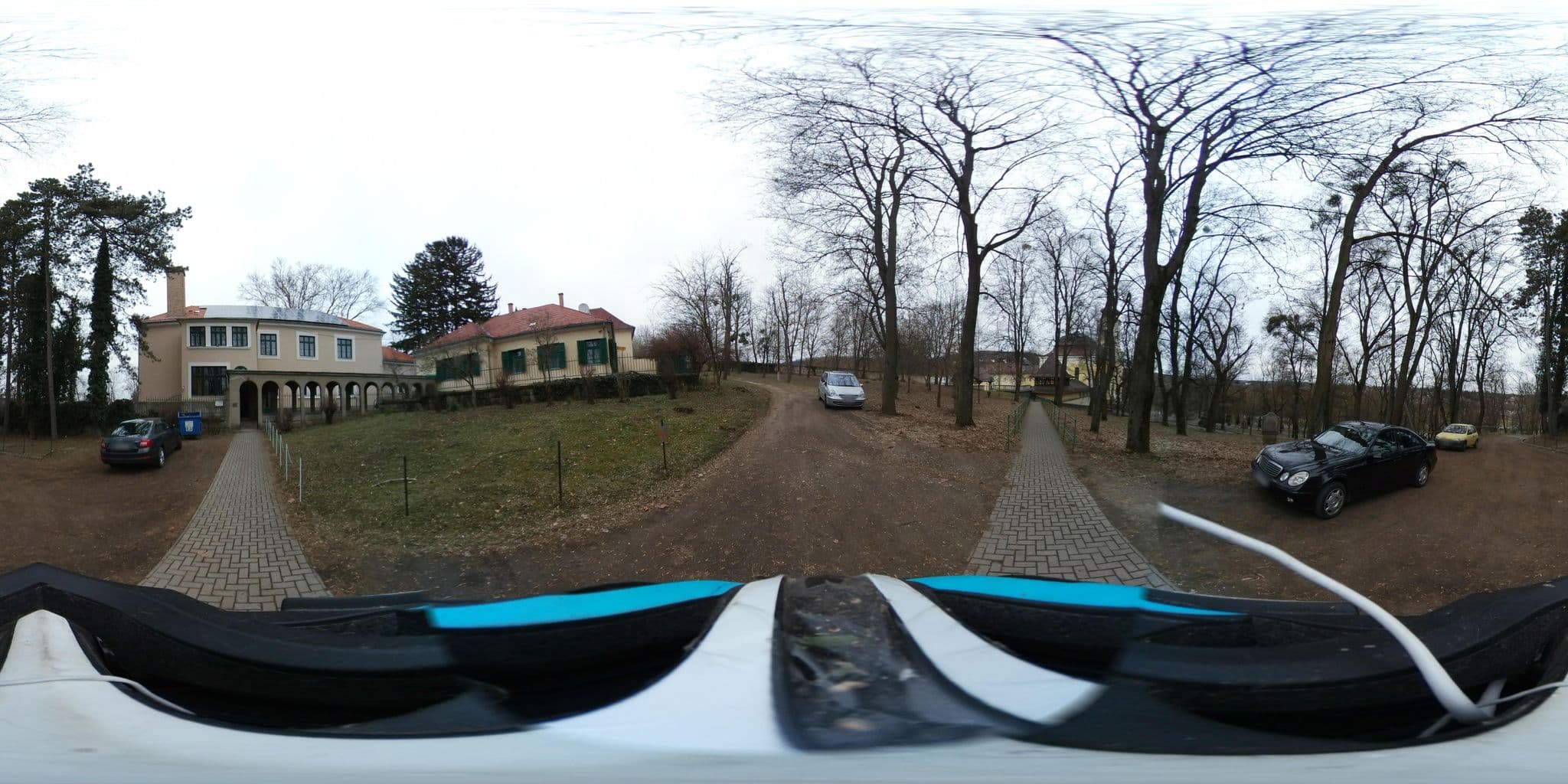 Street view near Mater Salvatoris House, Gödöllő — © trackman (CC BY-SA · Mapillary)