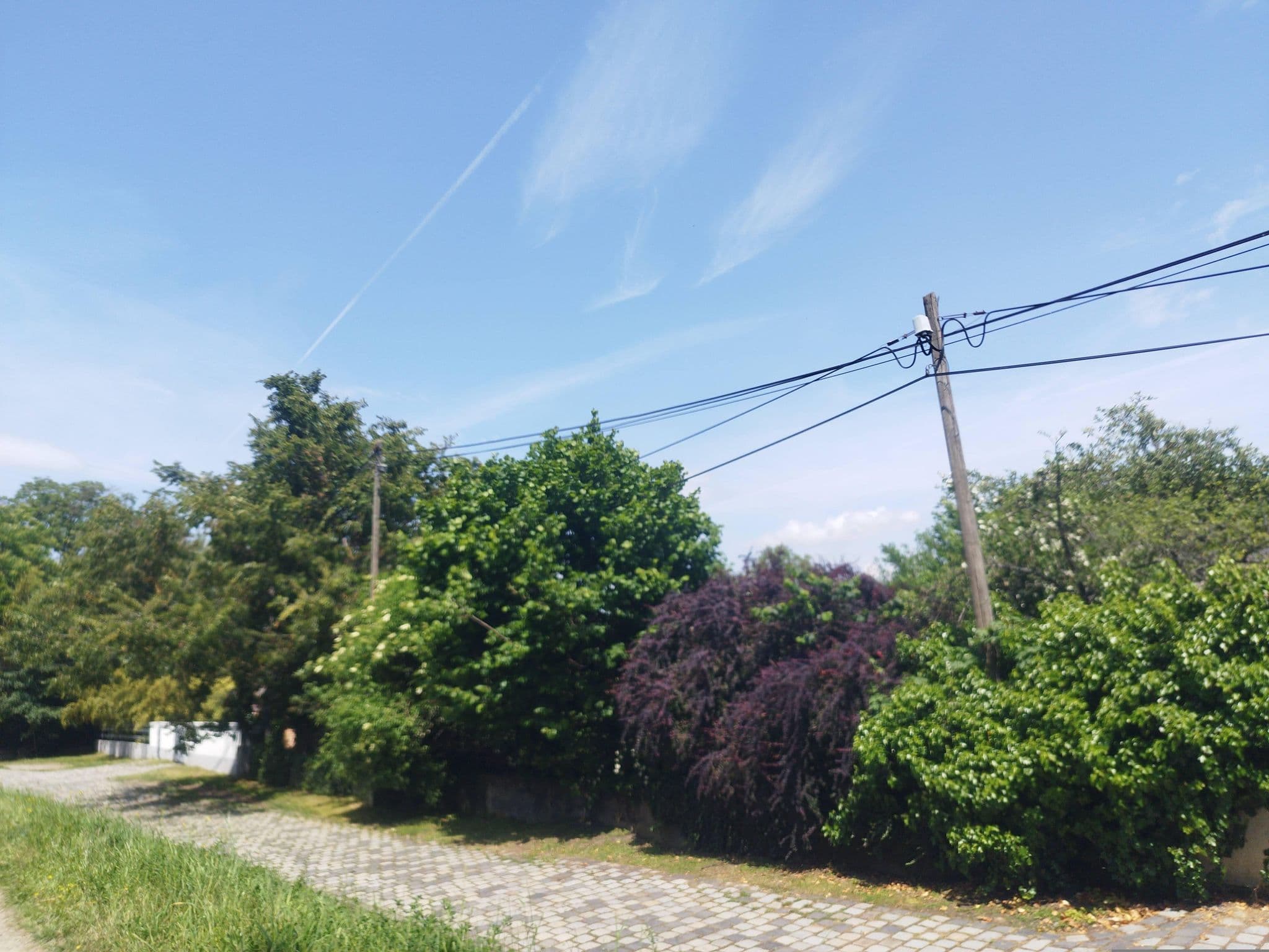 Street view near gat utca, Tahitótfalu — © grozsa11 (CC BY-SA · Mapillary)