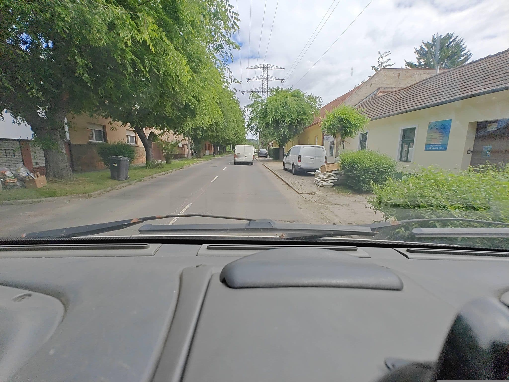 Street view near Hotel Vörössipka, Vác — © Winner_hun (CC BY-SA · Mapillary)