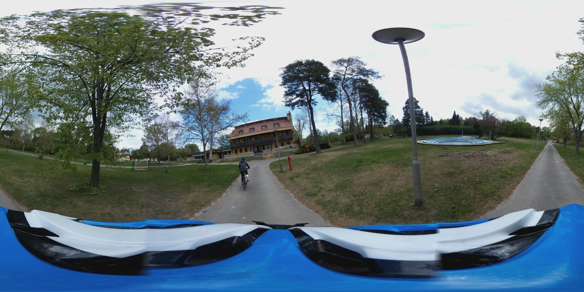 Street view near Regatta Hotel, Göd — © tamas (CC BY-SA · Mapillary)