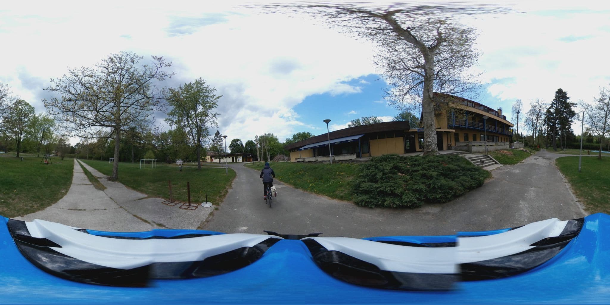 Street view near Regatta Szabadidőközpont, Göd — © tamas (CC BY-SA · Mapillary)