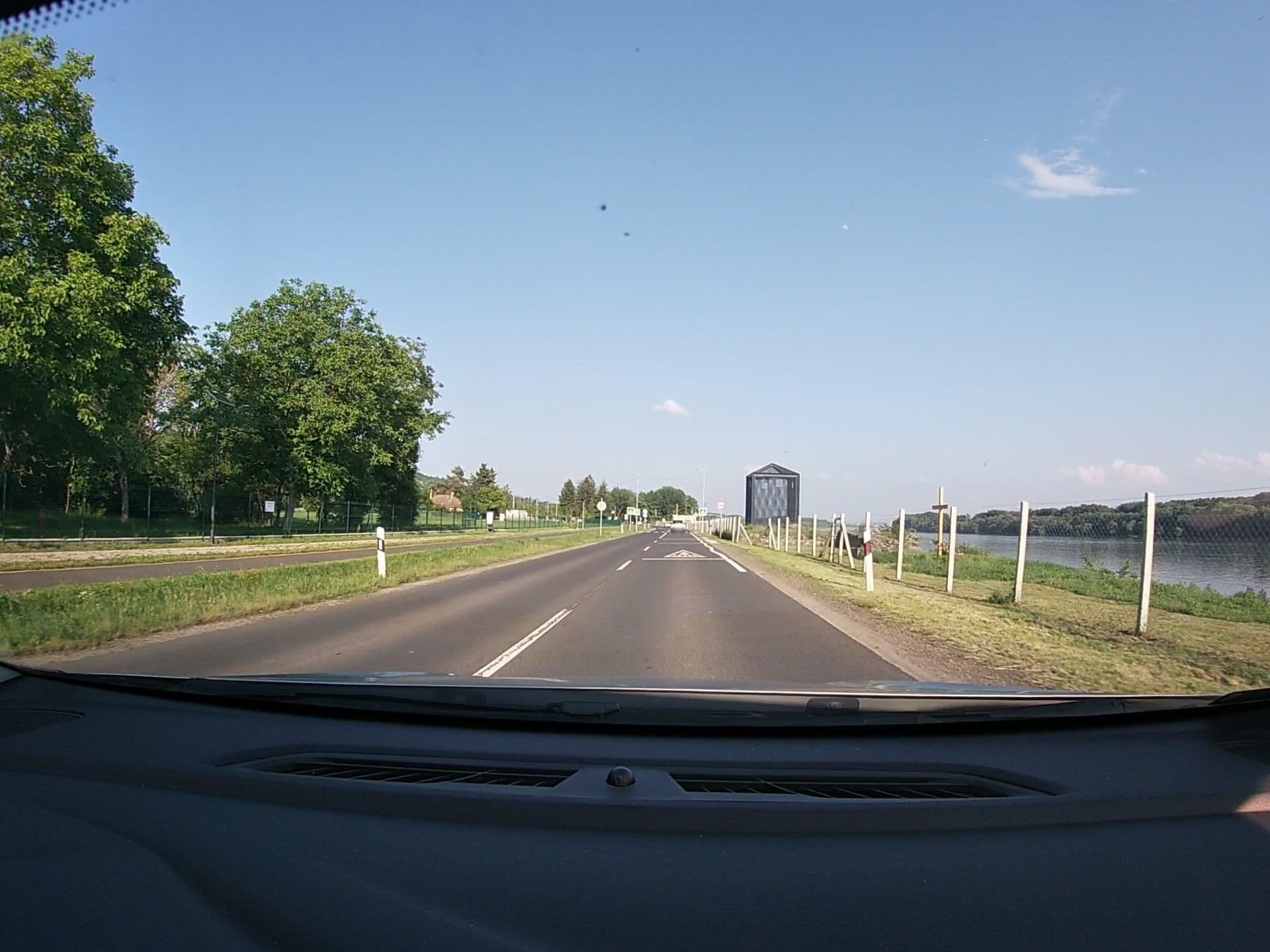 Street view near Camelot Club Hotel és Étterem, Verőce — © vst (CC BY-SA · Mapillary)