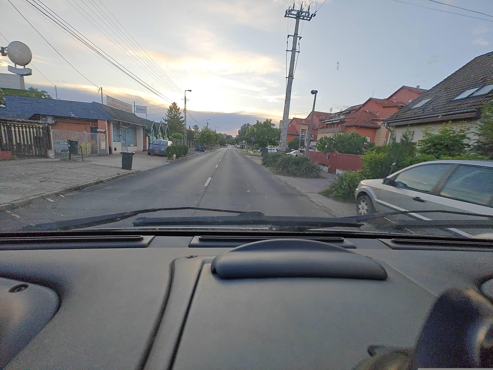 Street view near Piros Bika Panzió és Fitness, Dunakeszi — © Winner_hun (CC BY-SA · Mapillary)