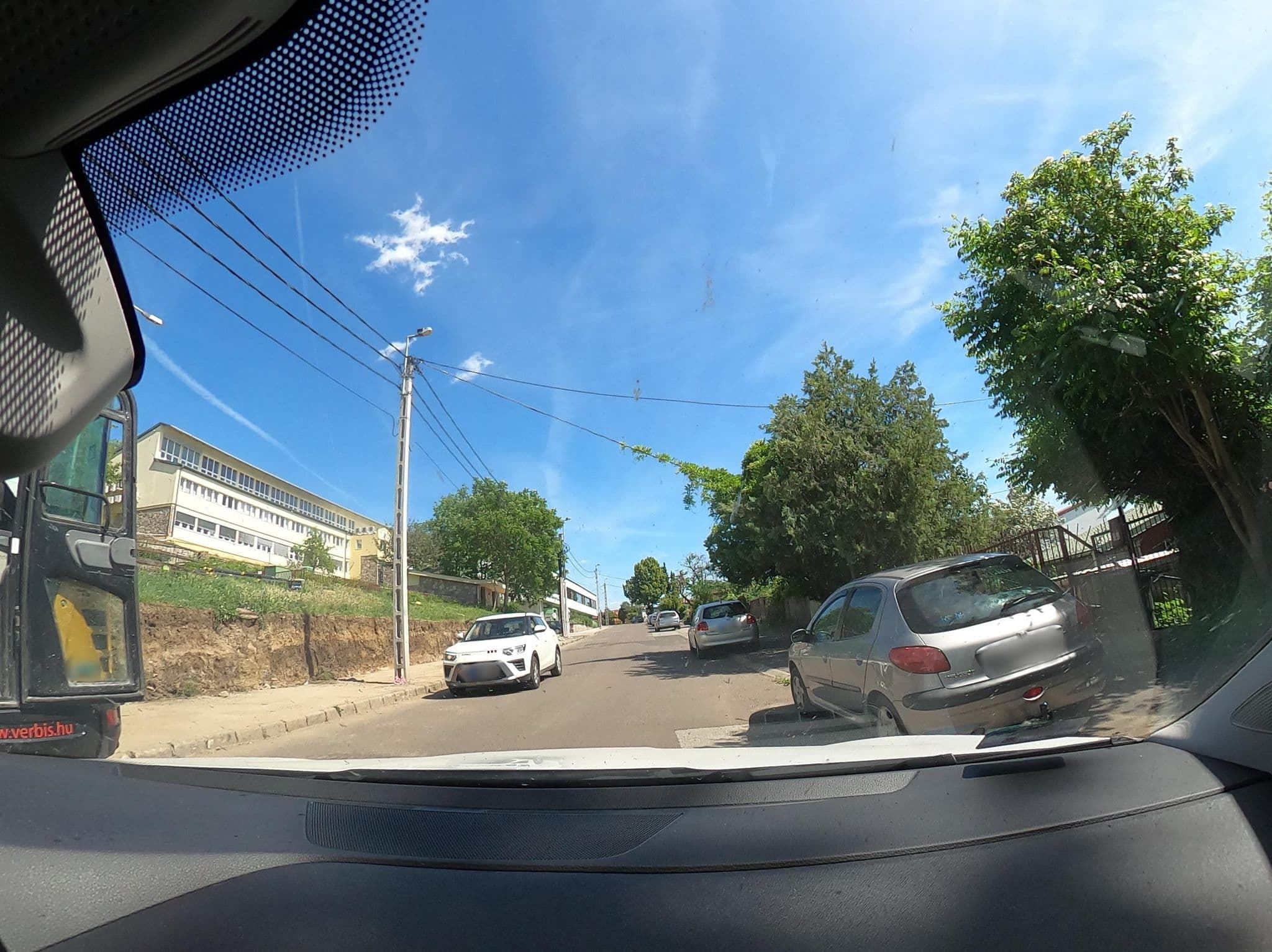 Street view near Villa Dolce Vita Vendéghàz Eger, Eger — © vst (CC BY-SA · Mapillary)