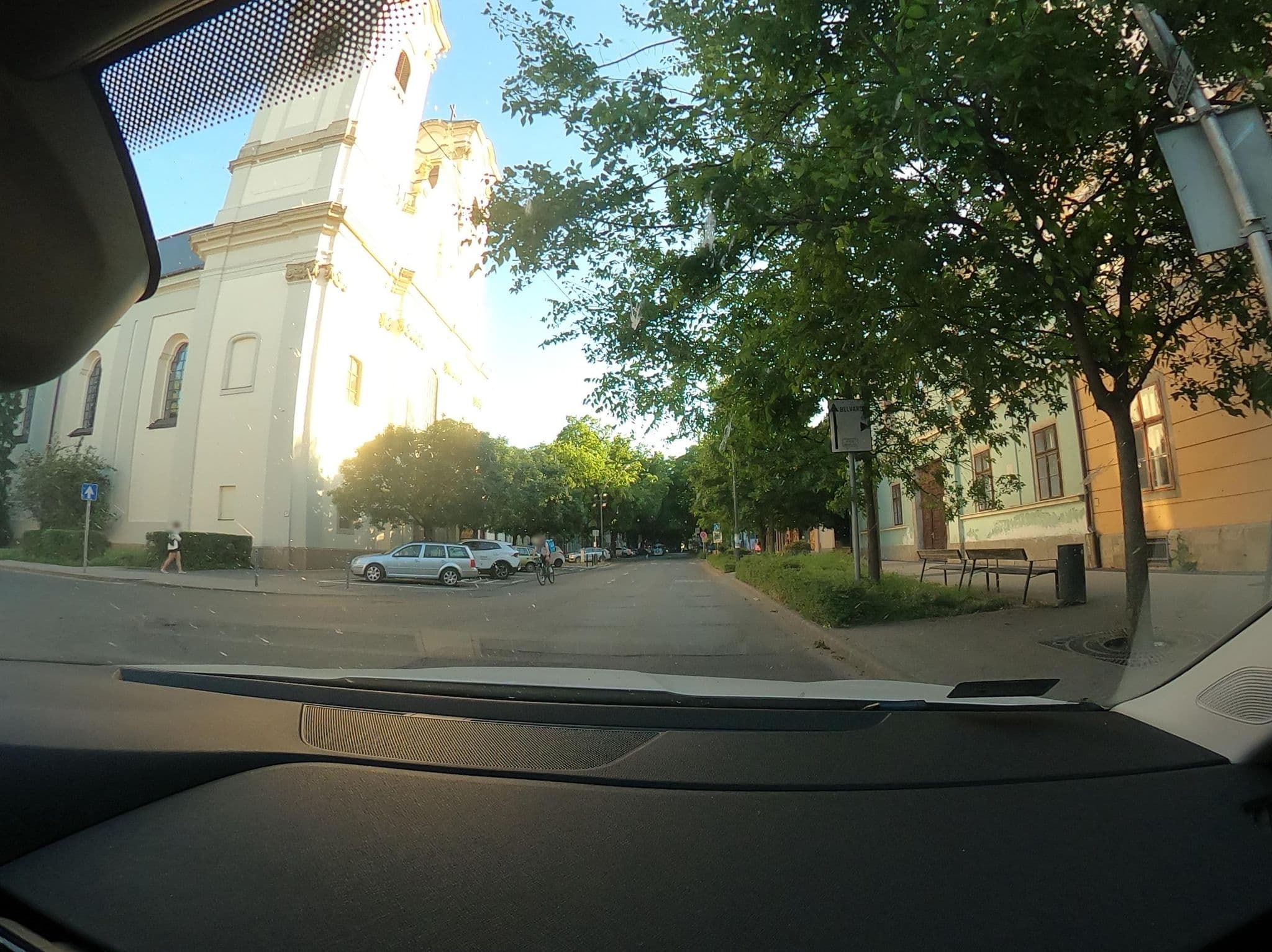 Street view near Templomközi Vendégház, Eger — © vst (CC BY-SA · Mapillary)