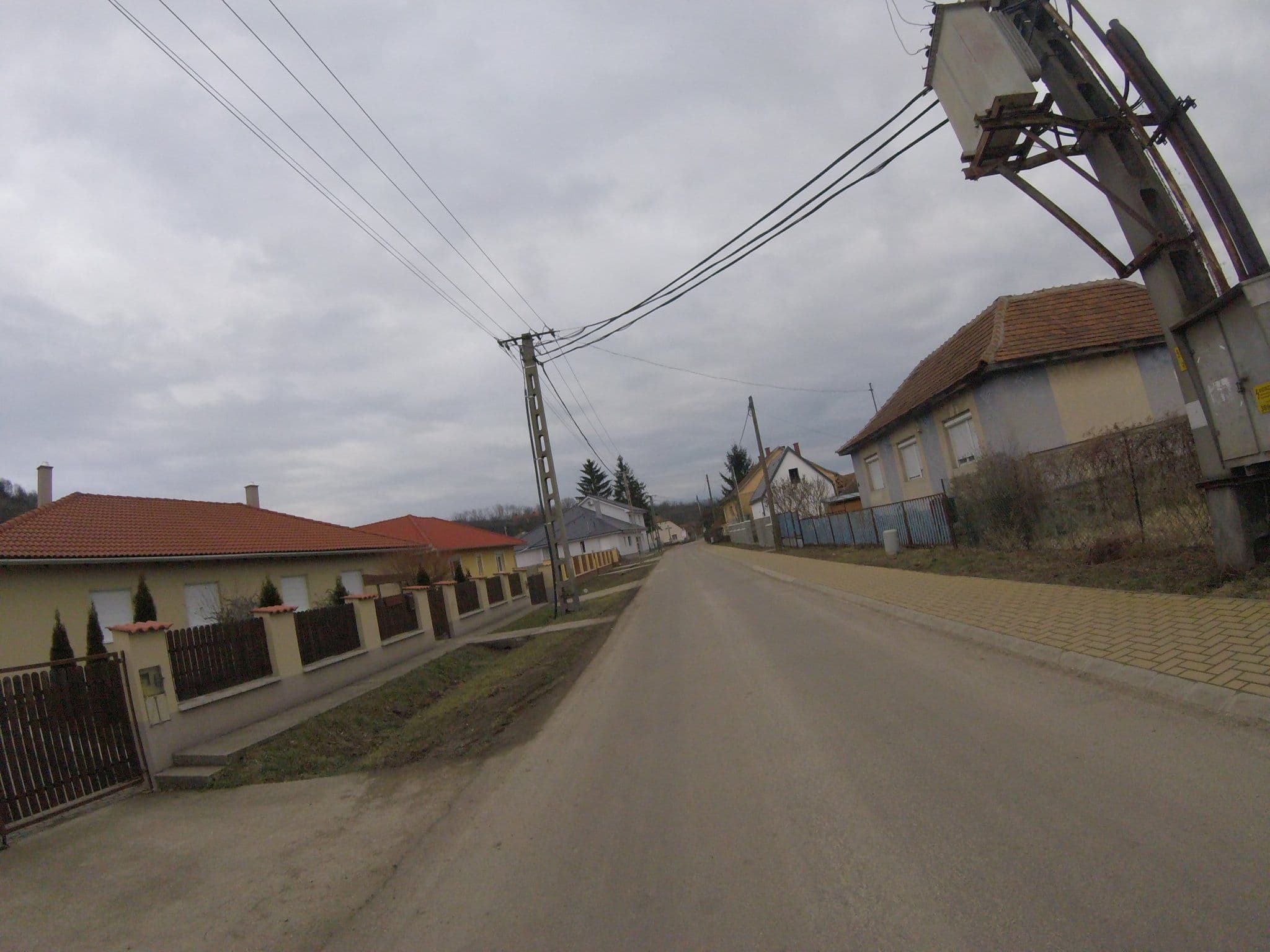 Street view near Hegyeskő Apartmanház Demjén, Kerecsend — © utvonalfelmeresek (CC BY-SA · Mapillary)