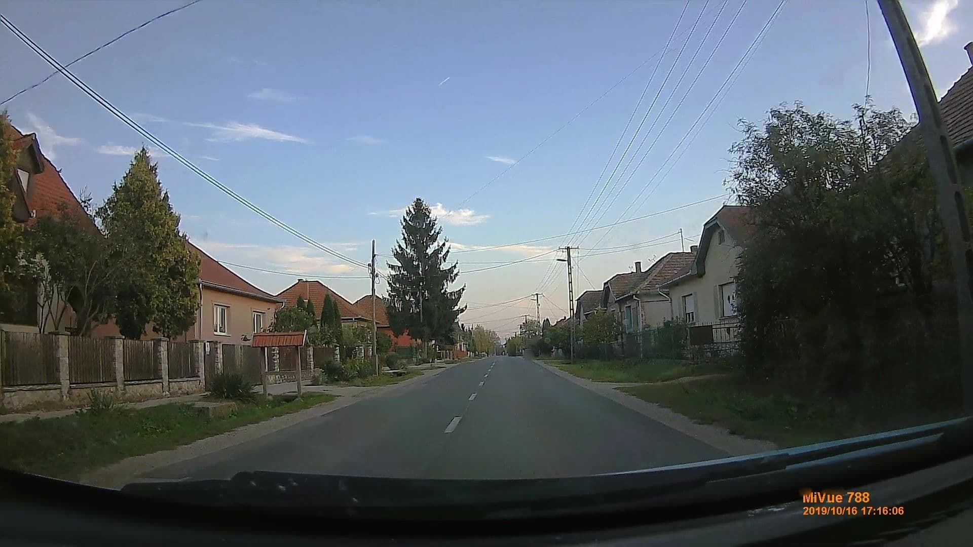 Street view near Babérliget Apartmanház, Kerecsend — © geox123 (CC BY-SA · Mapillary)
