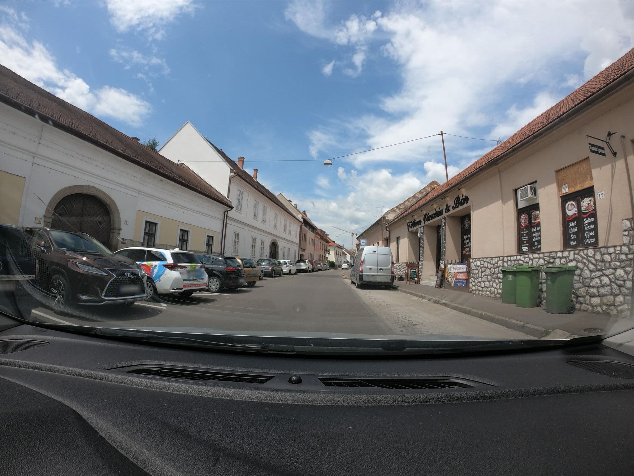 Street view near Tűzmadár Panzió, Eger — © vst (CC BY-SA · Mapillary)