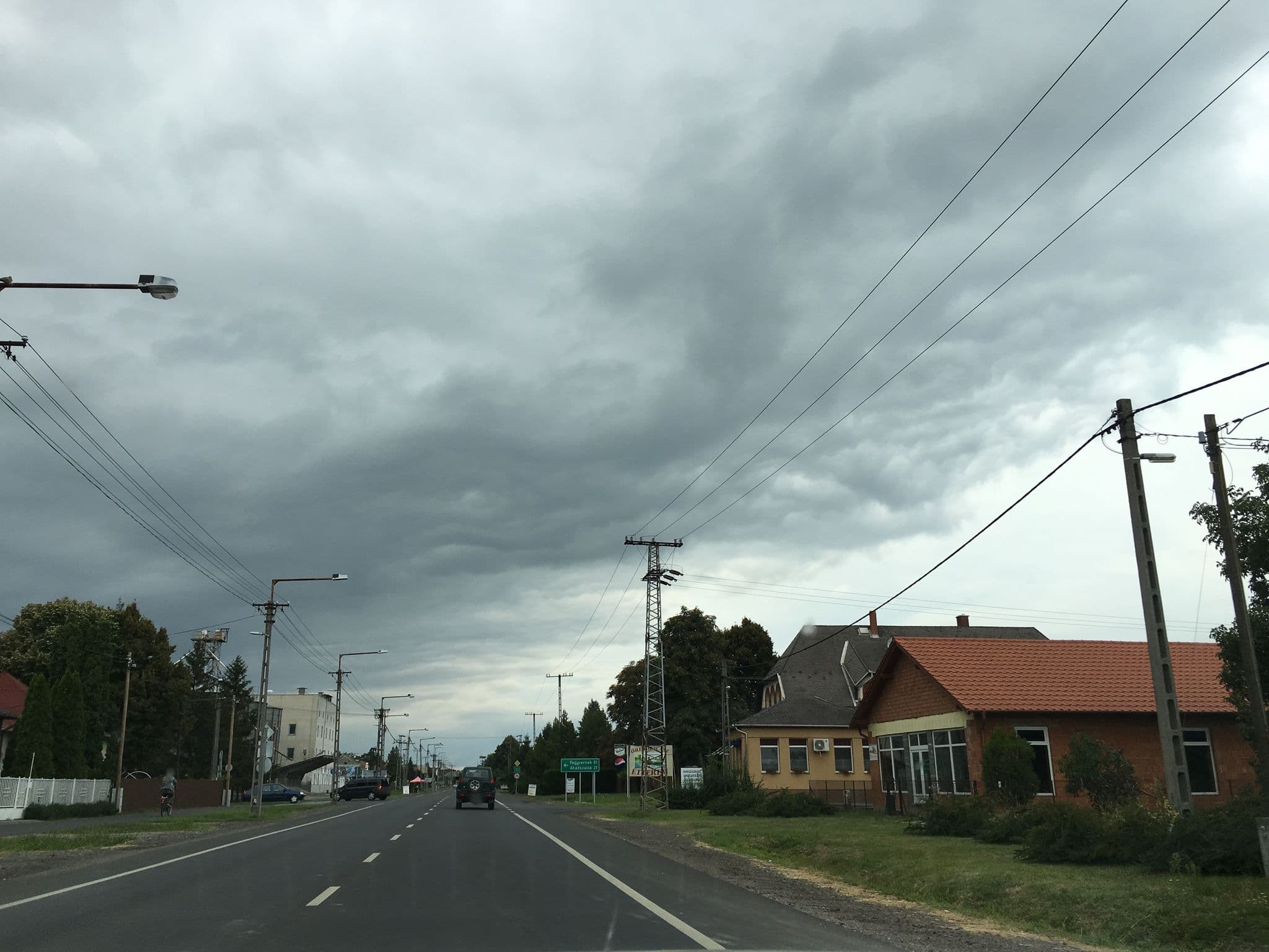 Street view near Tisza-Kert Apartmanok, Tiszafüred — © bucsanszki (CC BY-SA · Mapillary)